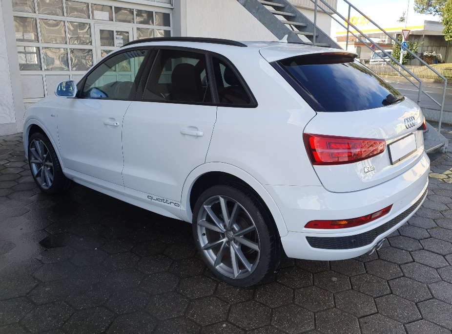 AUDI Q3 2.0 TDI Quattro S-Tronic-showroom-element-3