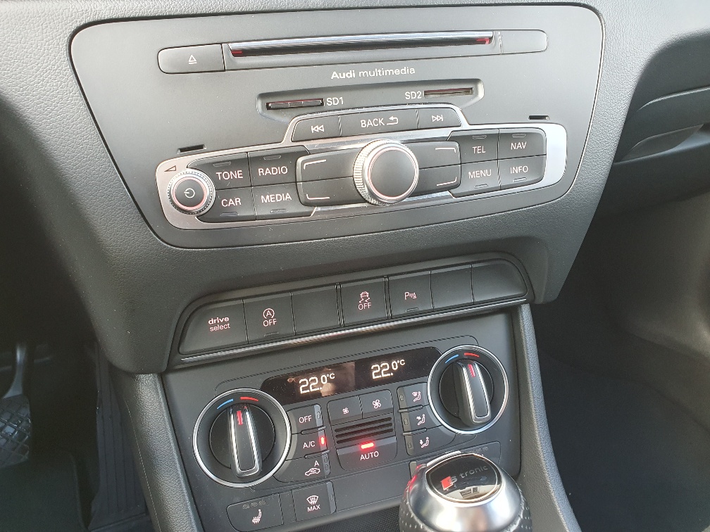 AUDI Q3 2.0 TDI Quattro S-Tronic-image-8