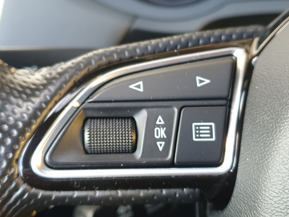 AUDI Q3 2.0 TDI Quattro S-Tronic-image-13