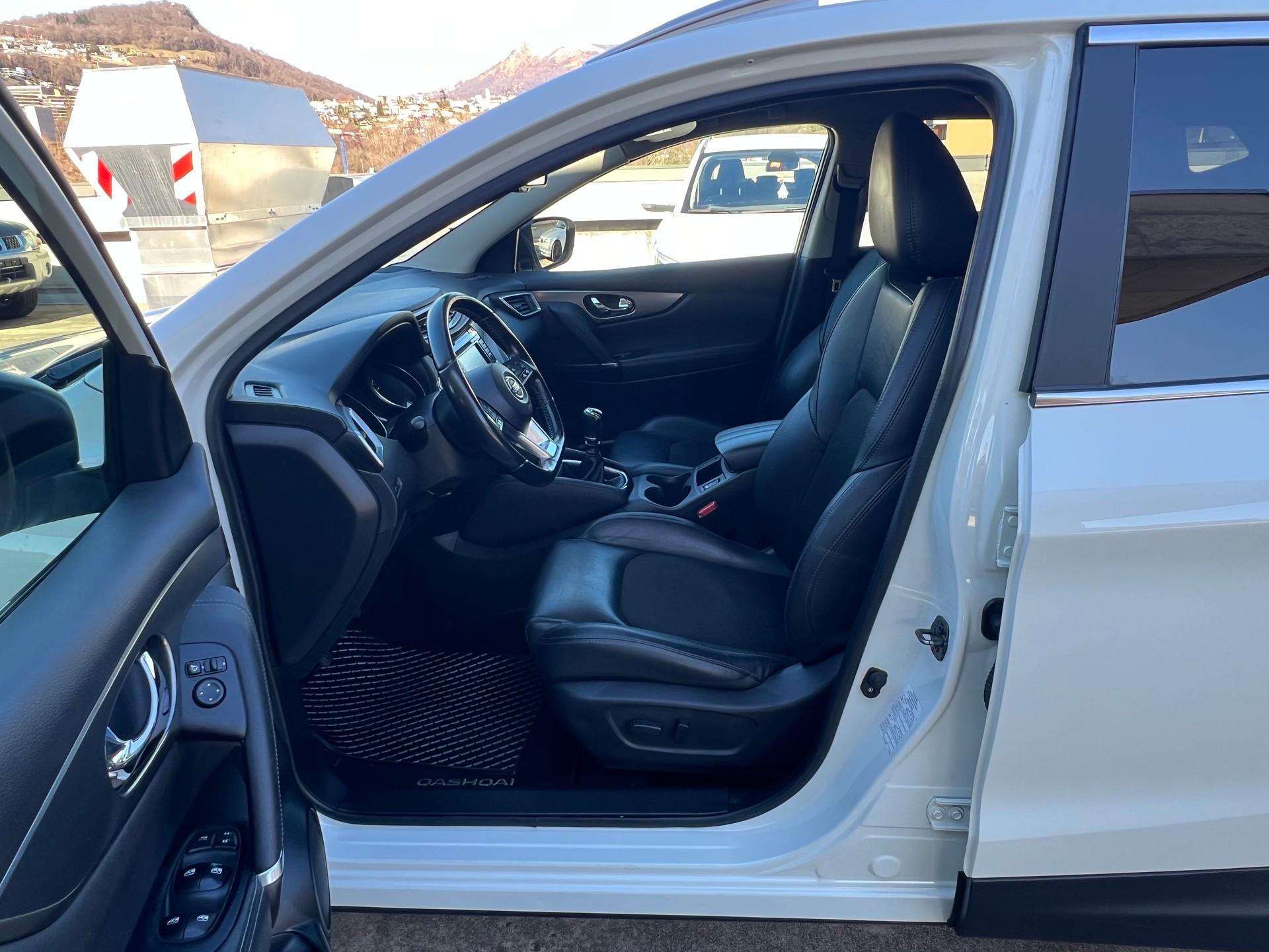 NISSAN Qashqai 1.6 dCi tekna ALL-MODE 4x4-image-6
