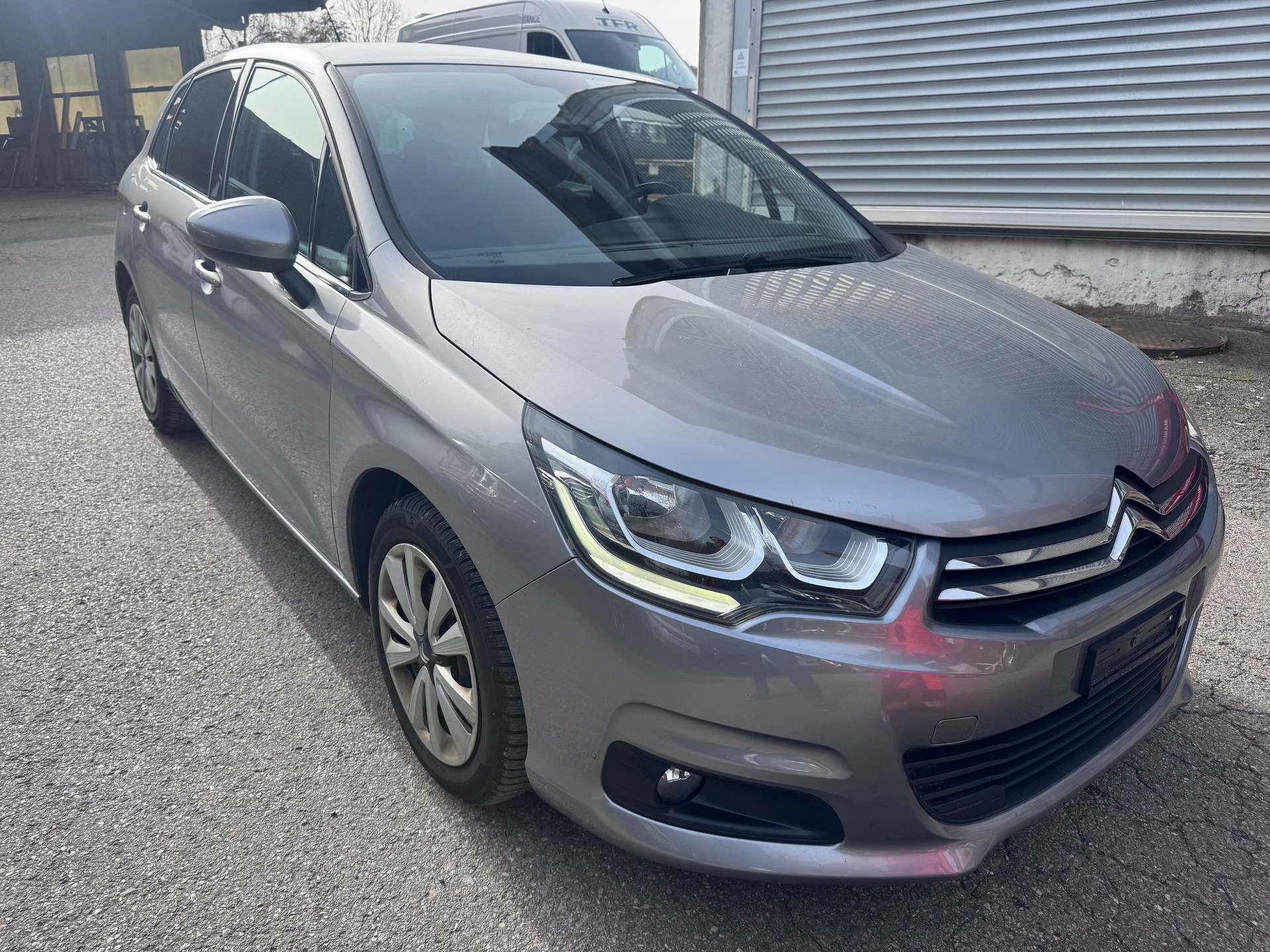CITROEN C4 1.2 Pure Tech Shine Automatic-image-3