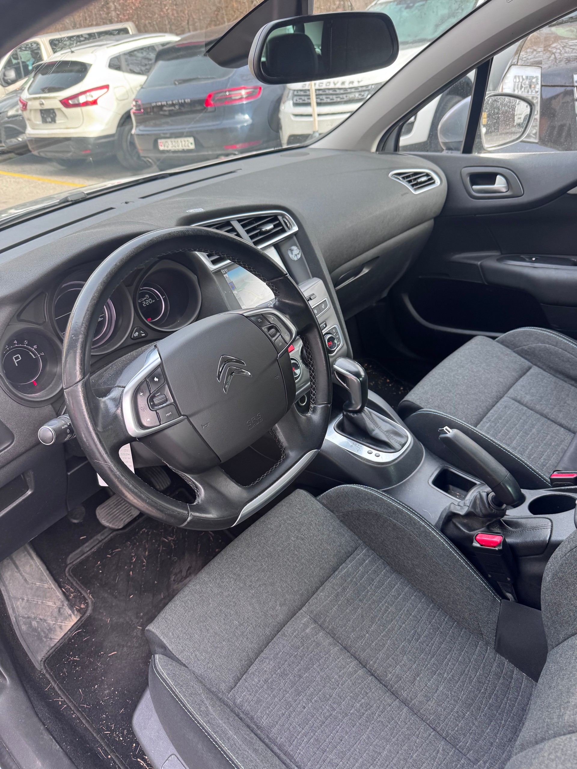 CITROEN C4 1.2 Pure Tech Shine Automatic-image-1