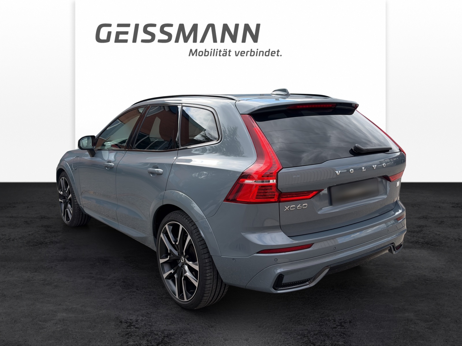VOLVO XC60 2.0 T8 TE Ultimate Dark eAWD-showroom-element-2