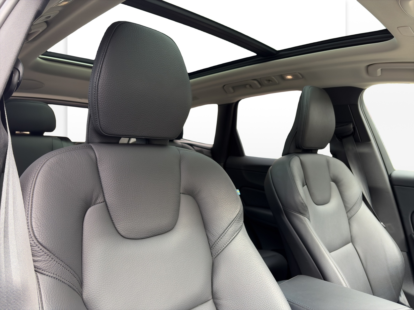 VOLVO XC60 2.0 T8 TE Ultimate Dark eAWD-image-13