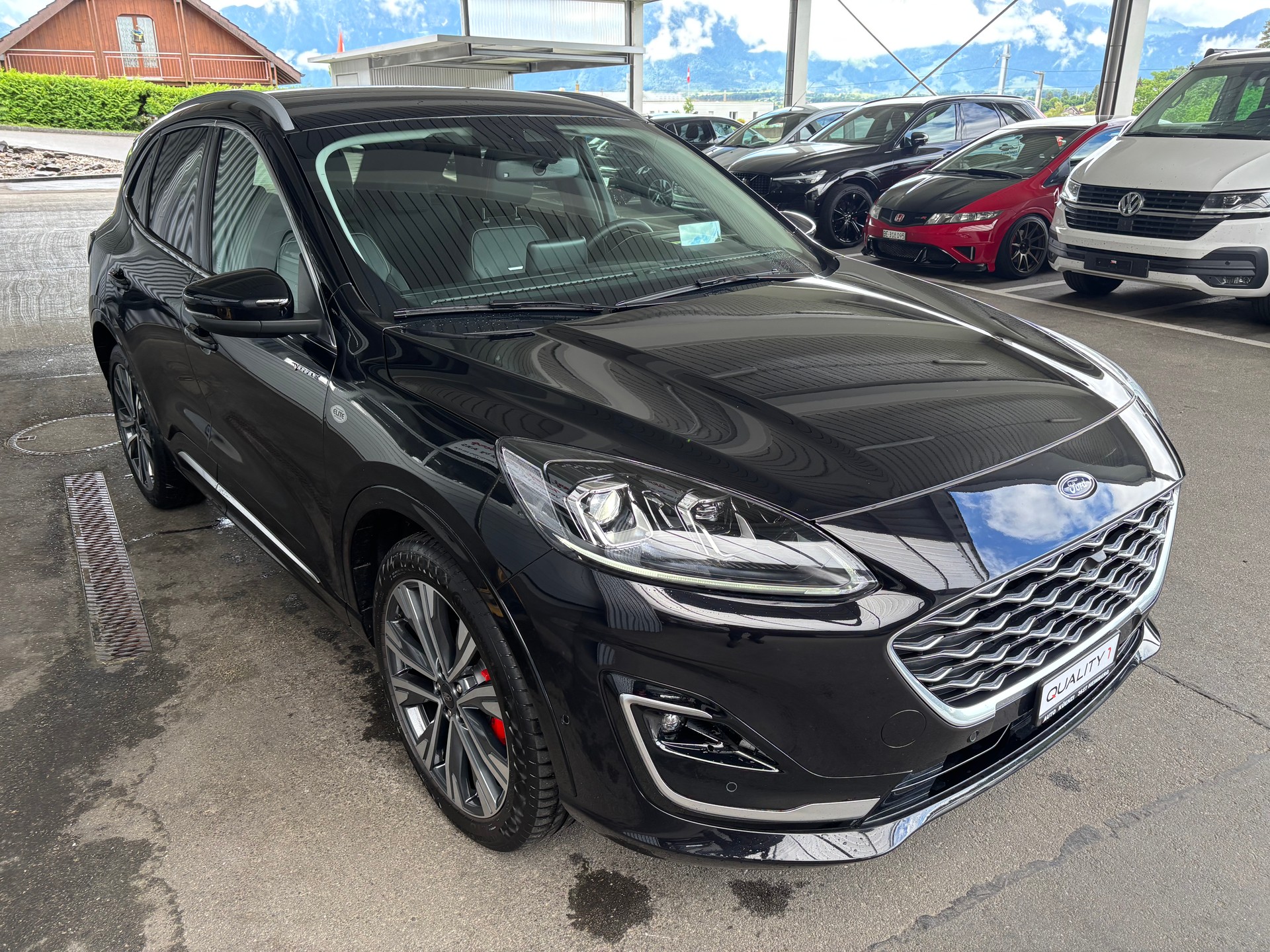 FORD Kuga 2.5 FHEV Vignale 4WD mit AHK-showroom-element-1