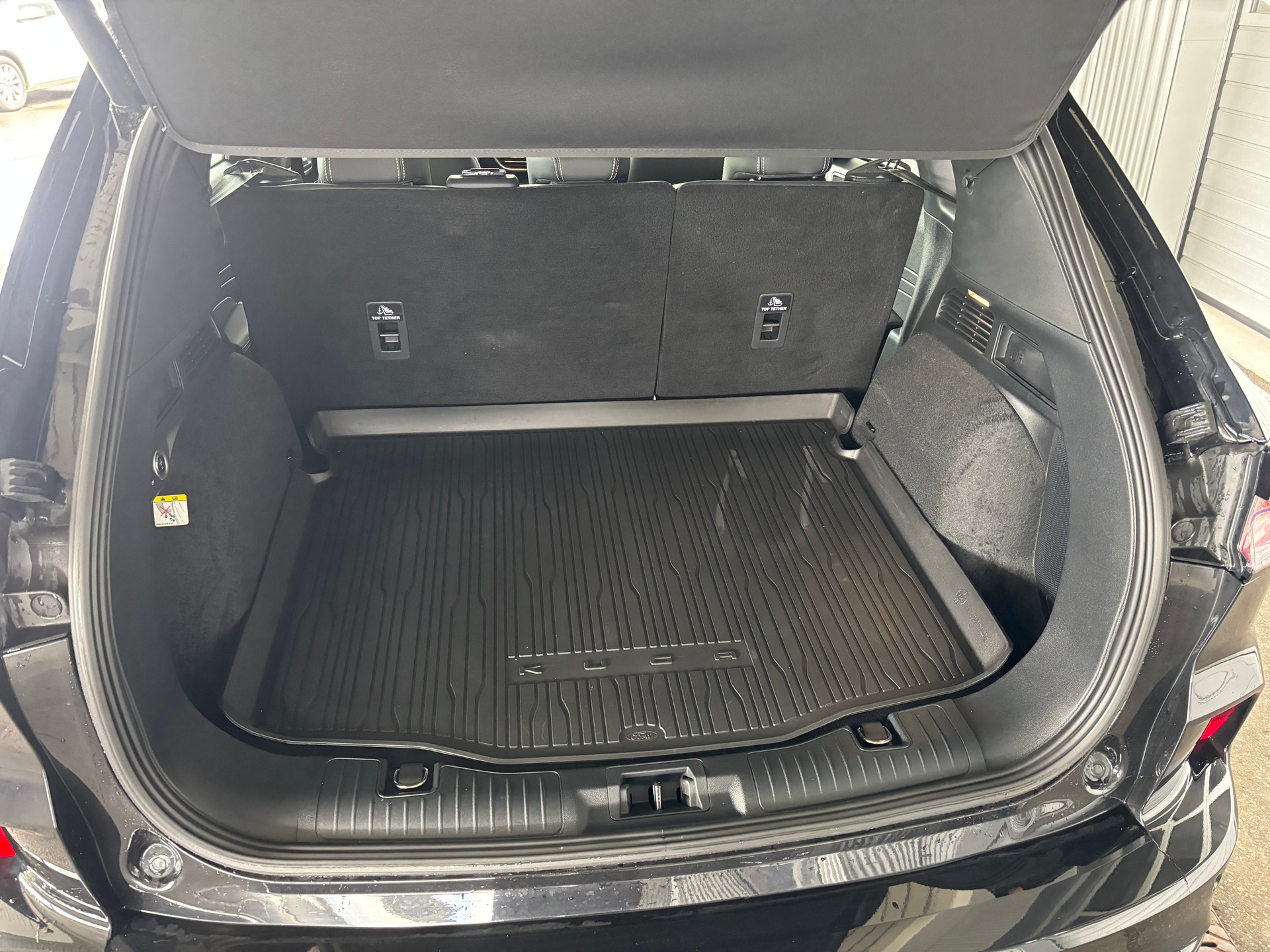 FORD Kuga 2.5 FHEV Vignale 4WD mit AHK-image-13