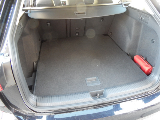 VW Golf Variant 2.0TSI Style 4Motion-image-8