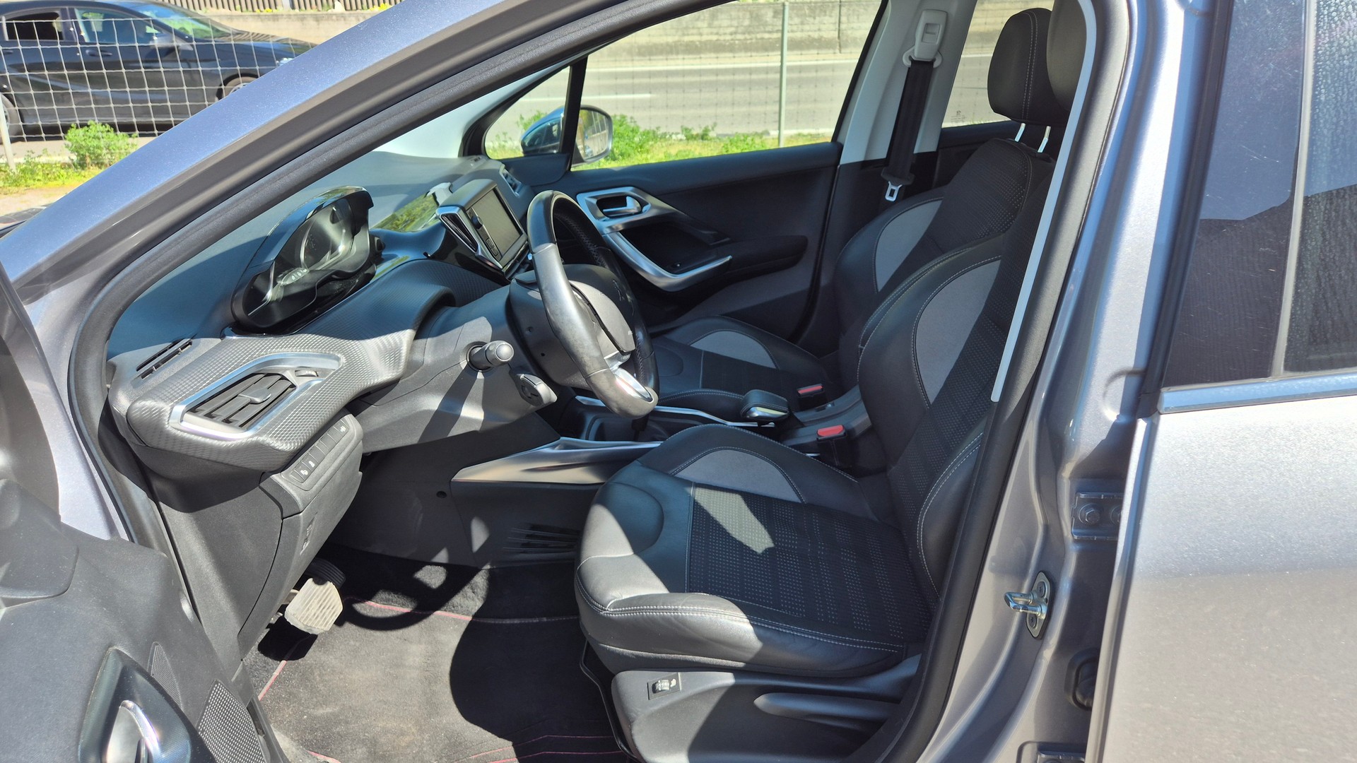PEUGEOT 2008 1.6 VTI Active Automatic-image-7