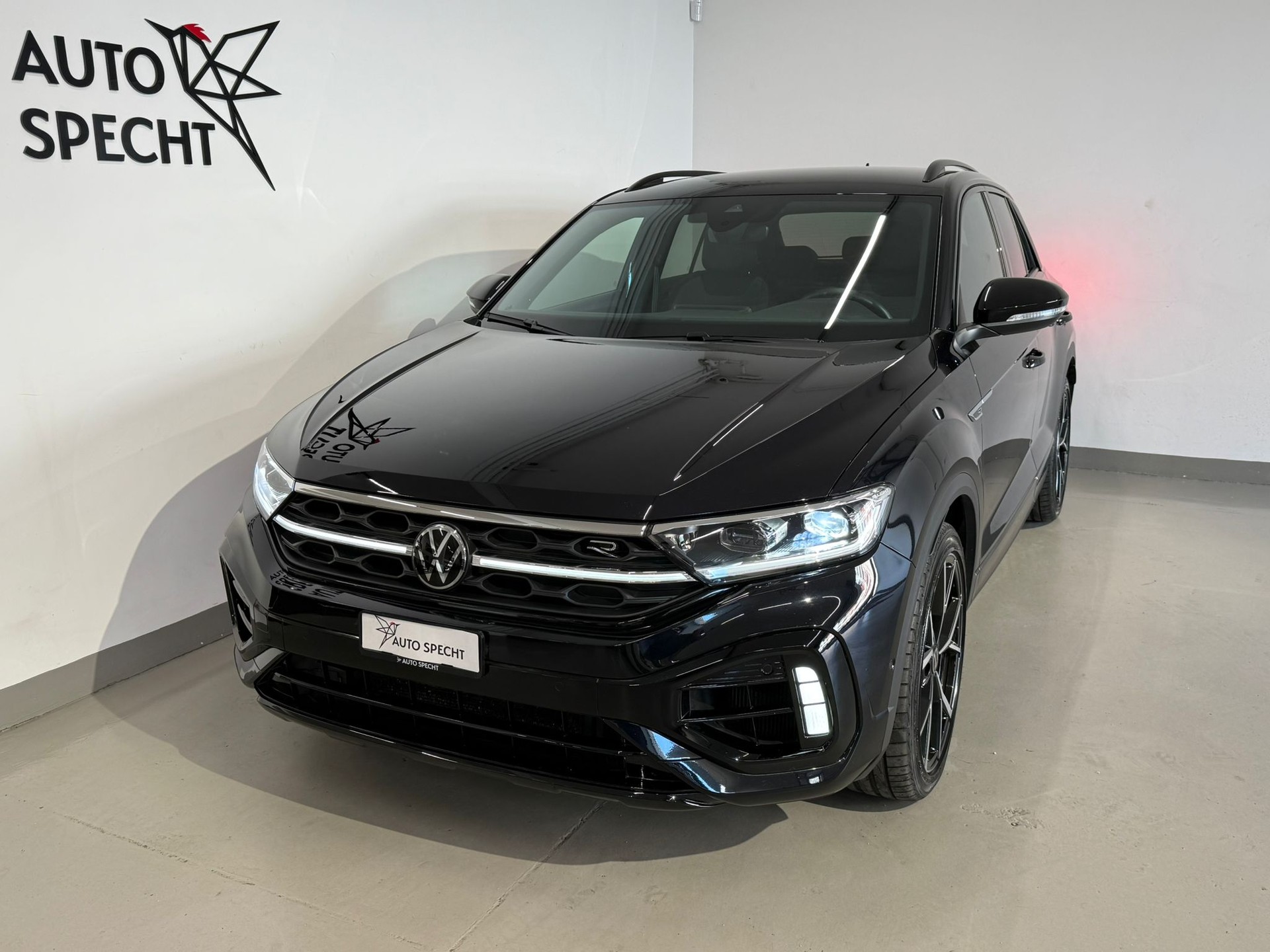 VW T-Roc 2.0 TSI R Akrapovič DSG 4Motion-showroom-element-1