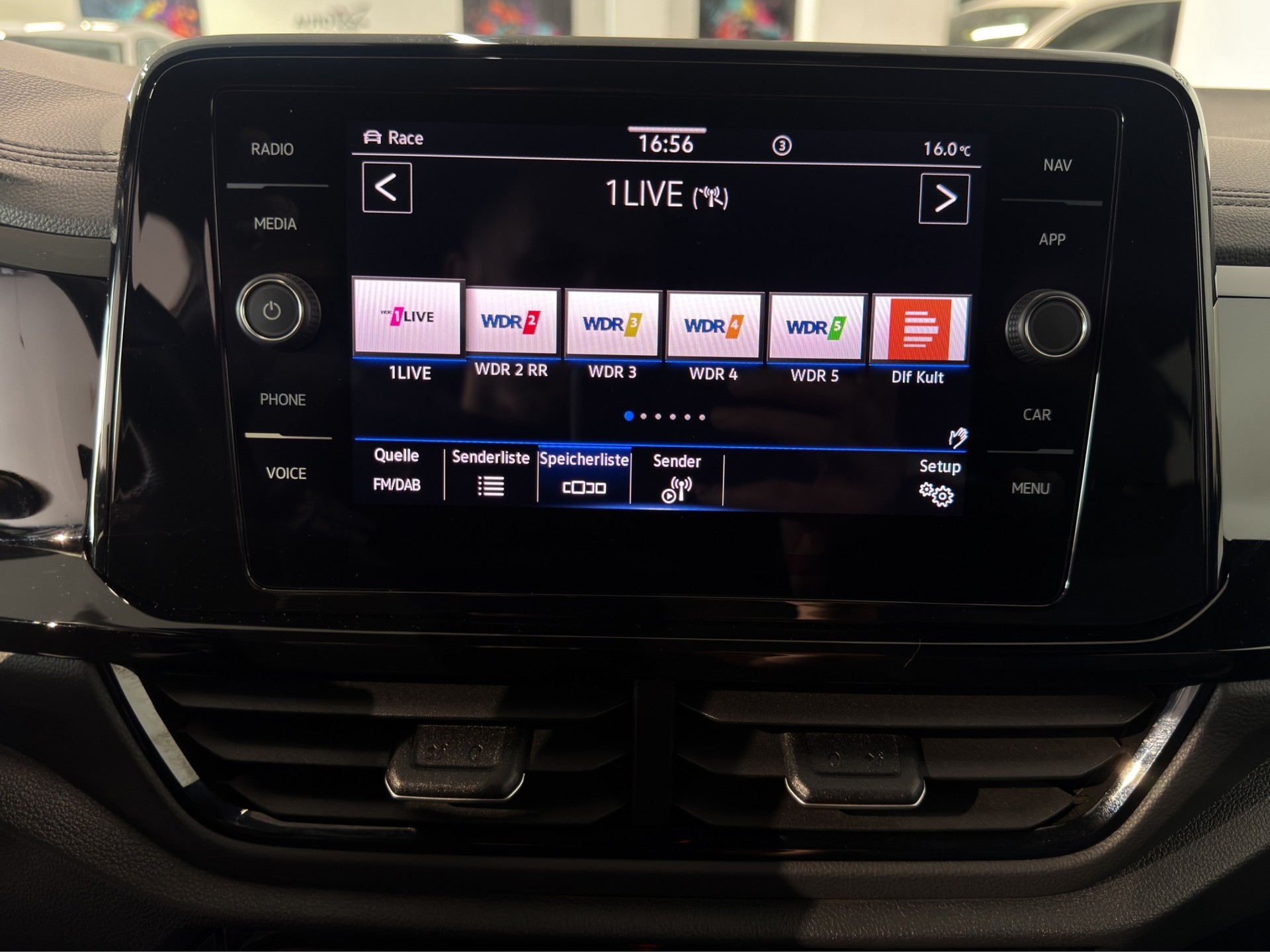 VW T-Roc 2.0 TSI R Akrapovič DSG 4Motion-image-17