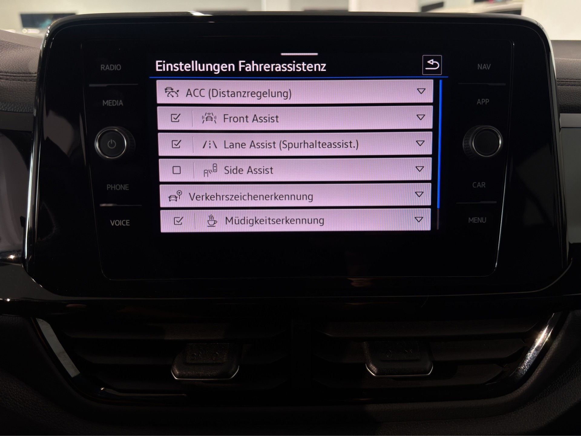 VW T-Roc 2.0 TSI R Akrapovič DSG 4Motion-image-26