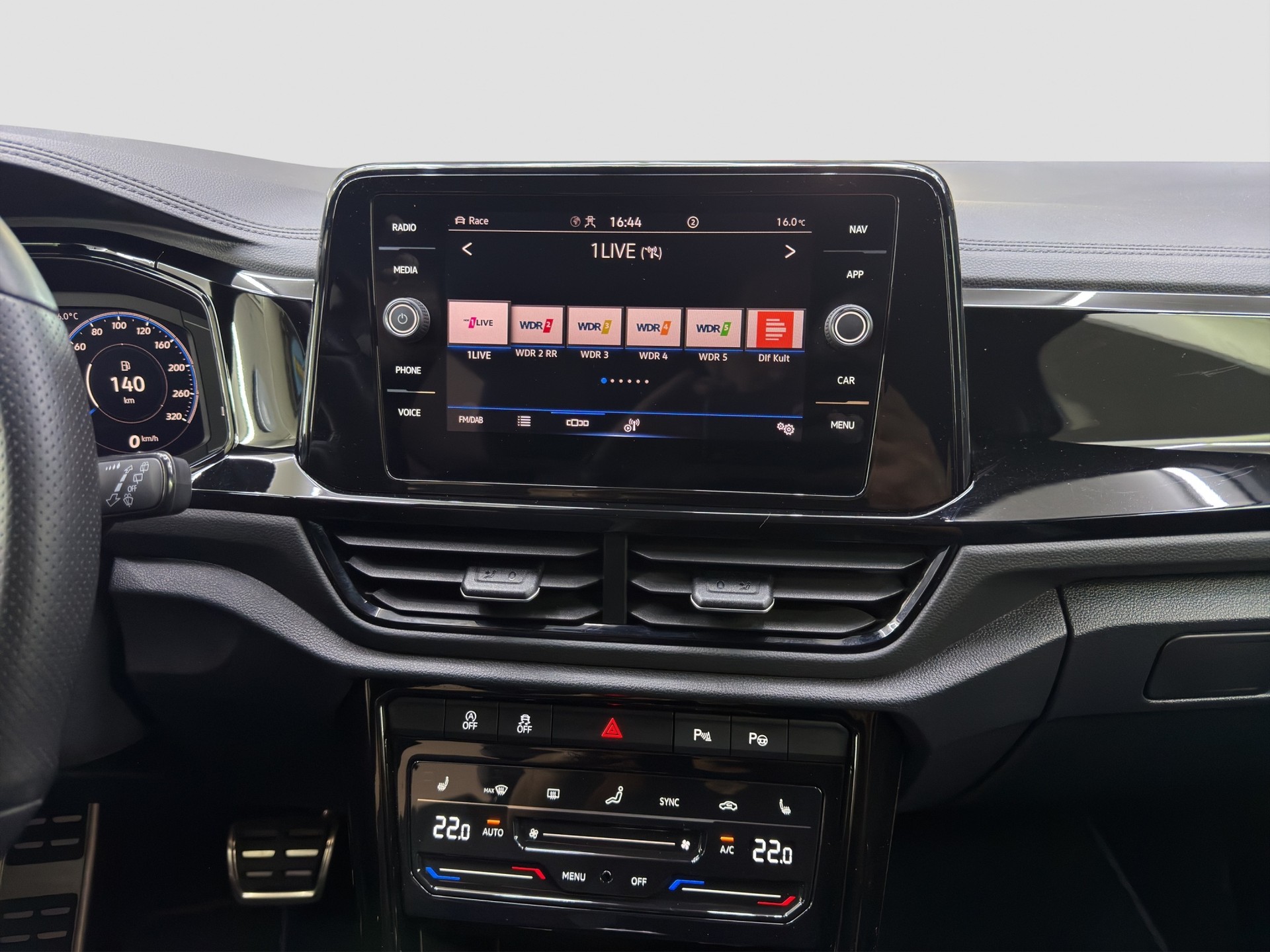 VW T-Roc 2.0 TSI R Akrapovič DSG 4Motion-image-9