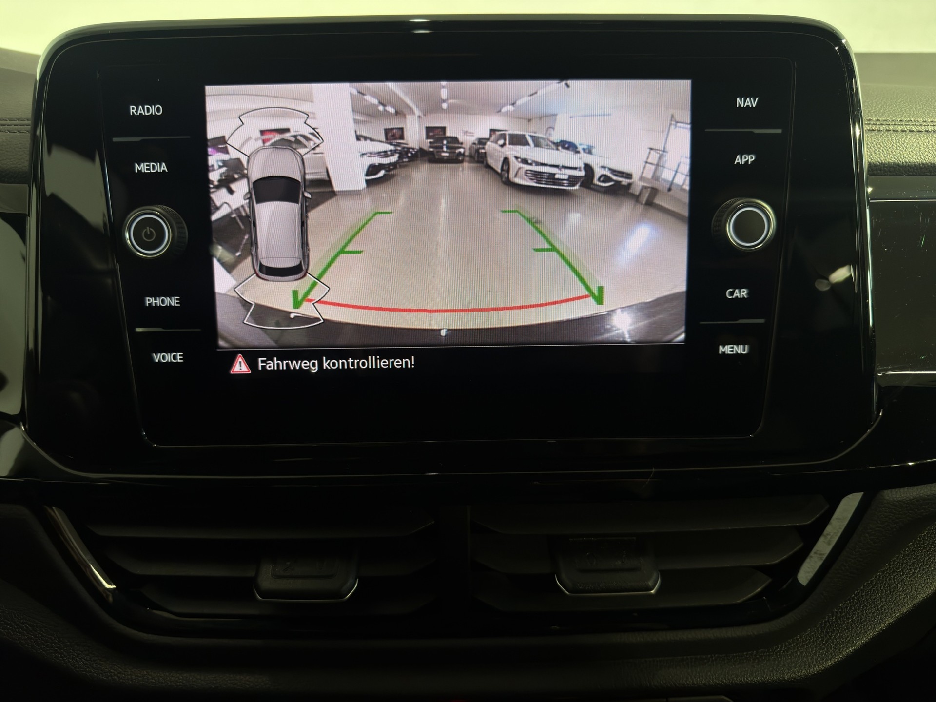 VW T-Roc 2.0 TSI R Akrapovič DSG 4Motion-image-16