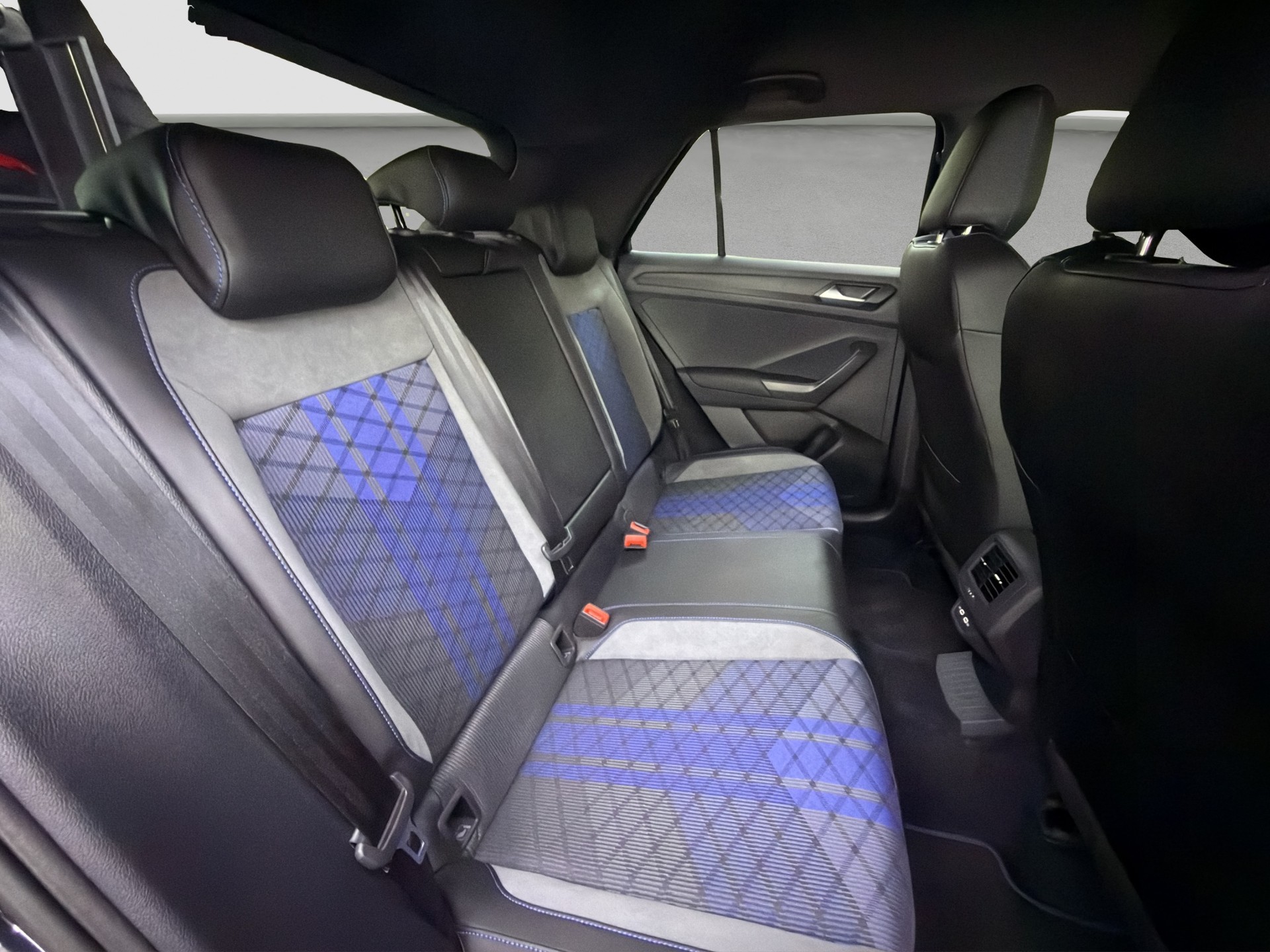 VW T-Roc 2.0 TSI R Akrapovič DSG 4Motion-image-15