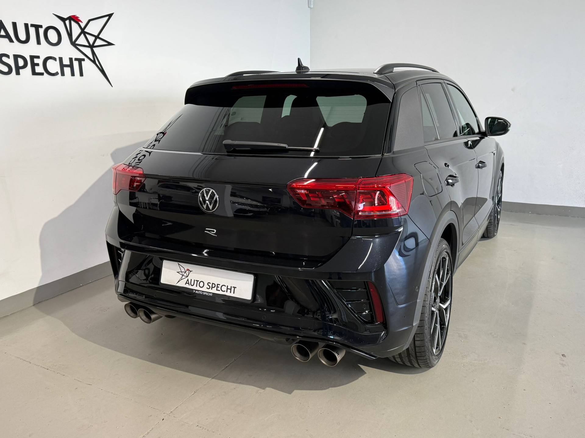 VW T-Roc 2.0 TSI R Akrapovič DSG 4Motion-image-5
