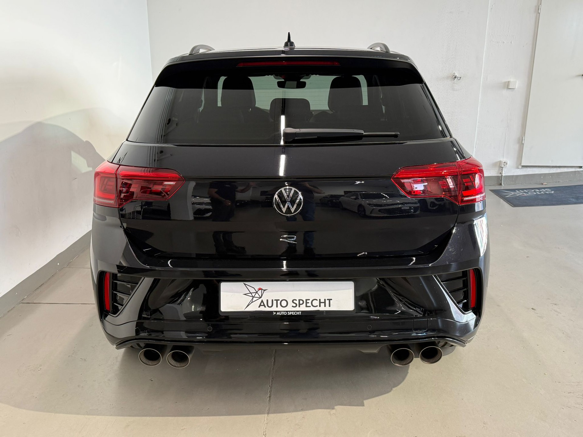 VW T-Roc 2.0 TSI R Akrapovič DSG 4Motion-image-6