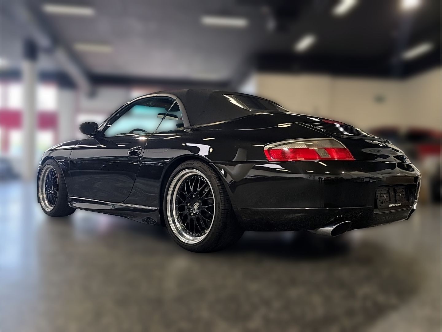 PORSCHE 911 Carrera Cabrio-showroom-element-1