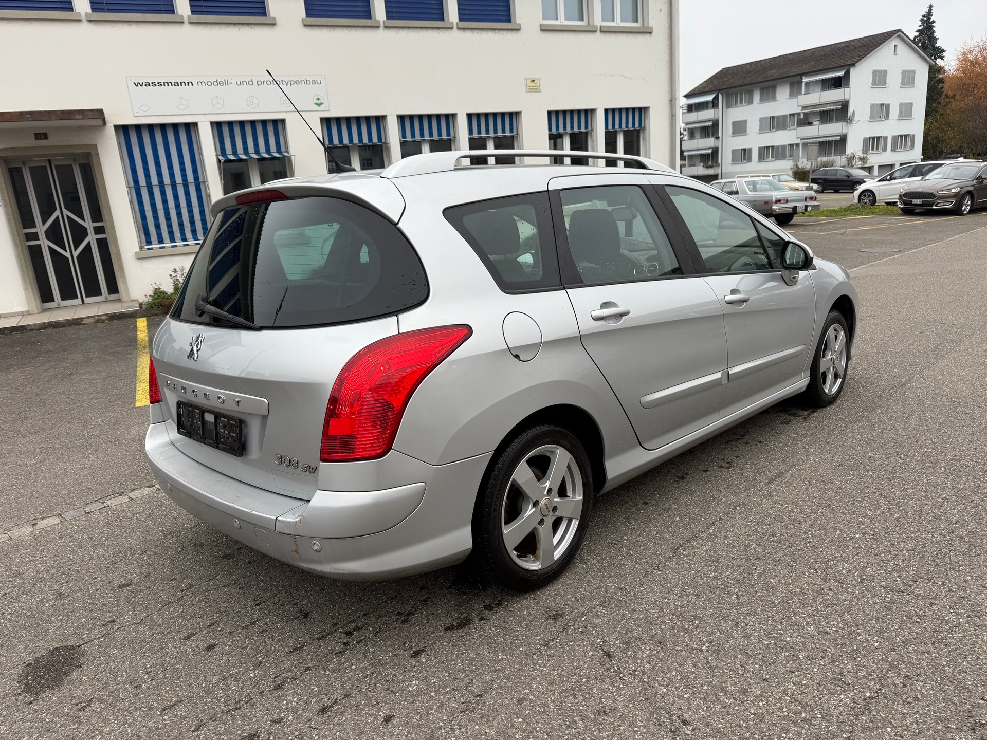PEUGEOT 308 SW 1.6 HDI Trendy-image-5