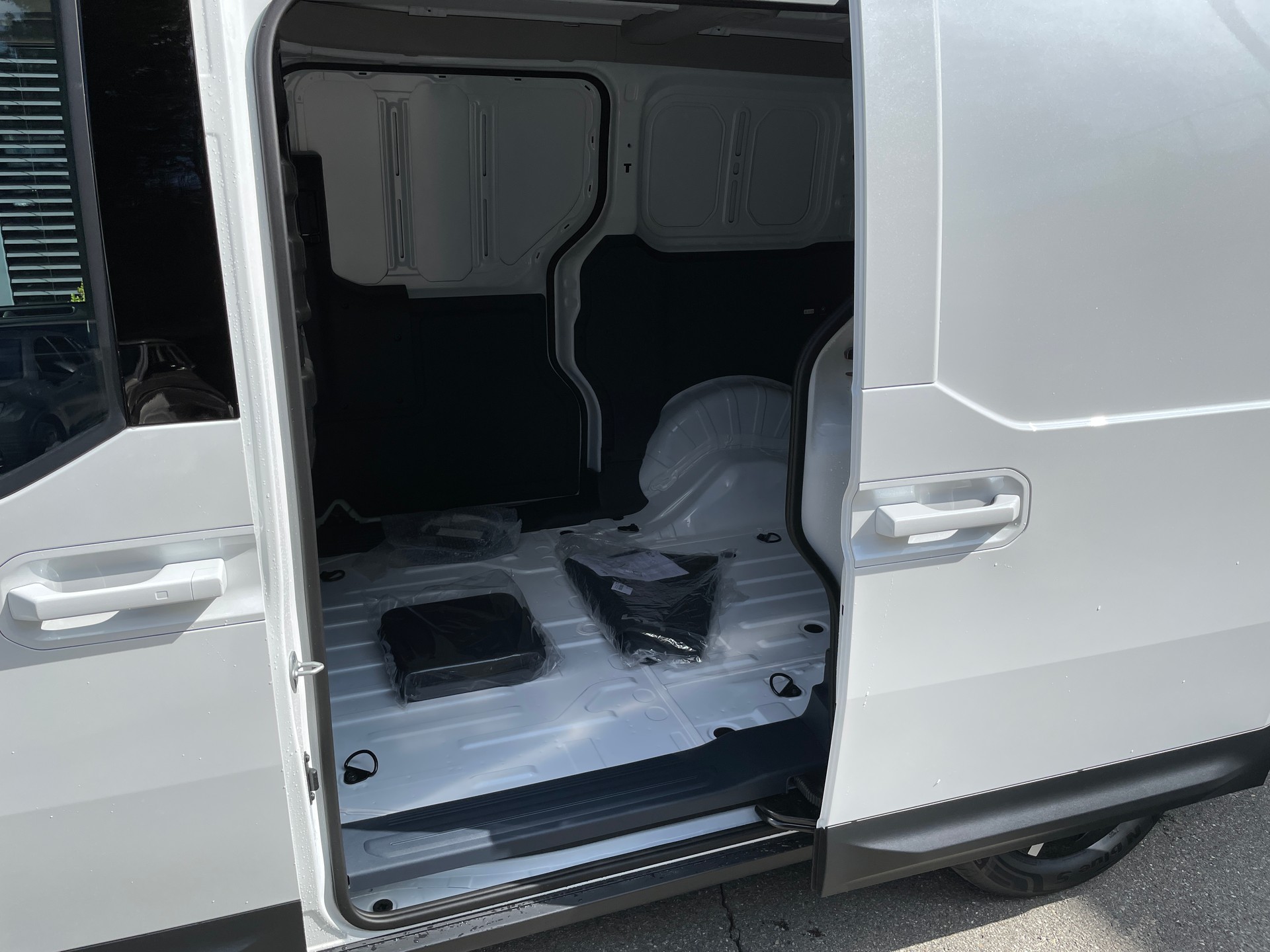 KIA PV5 Cargo 71.2 kWh Elite, 2-Schiebetüren, Wärmepumpe-image-18