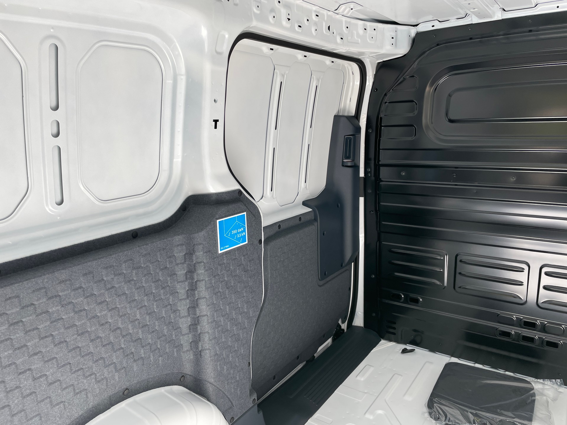 KIA PV5 Cargo 71.2 kWh Elite, 2-Schiebetüren, Wärmepumpe-image-11