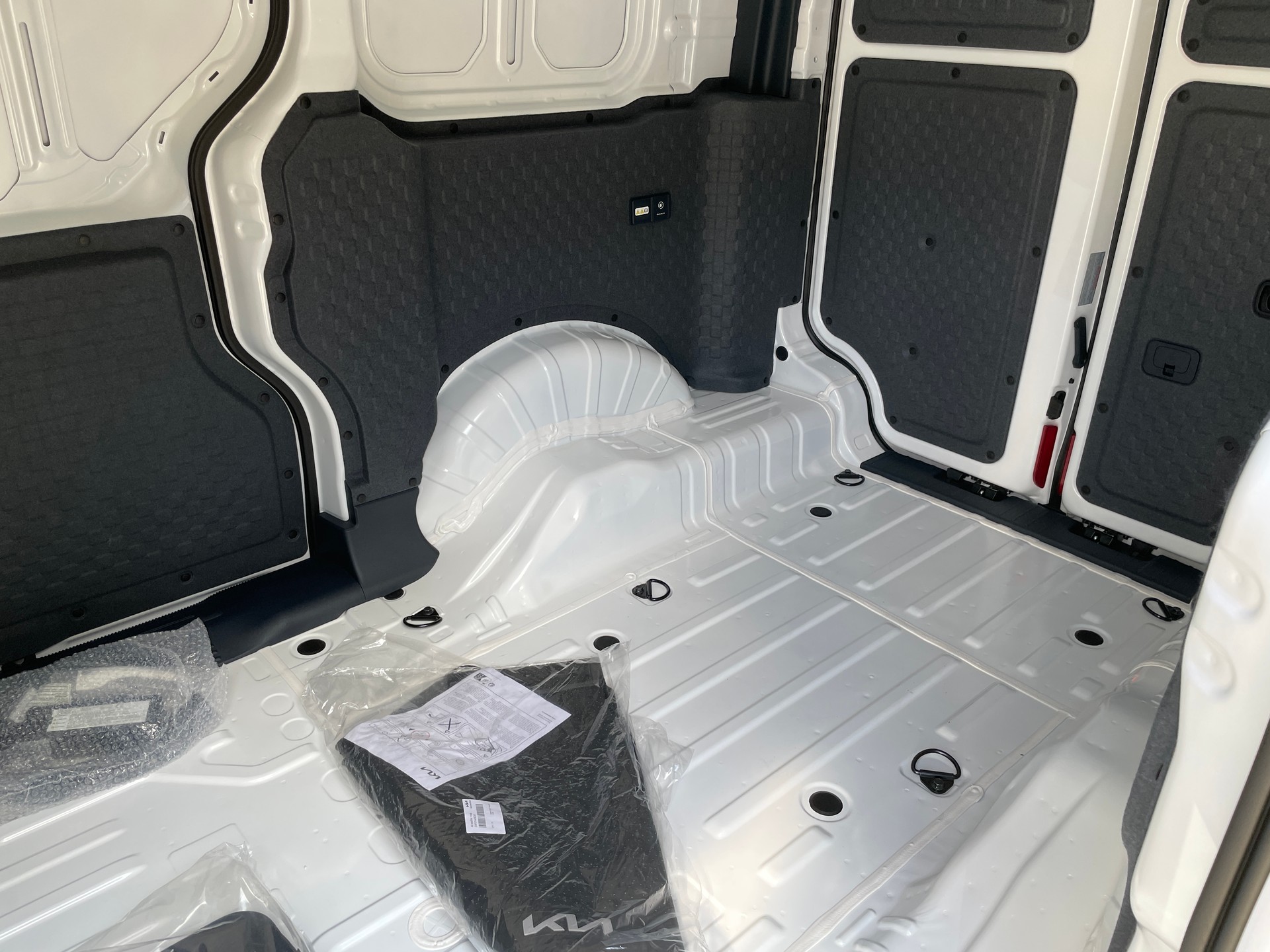 KIA PV5 Cargo 71.2 kWh Elite, 2-Schiebetüren, Wärmepumpe-image-19