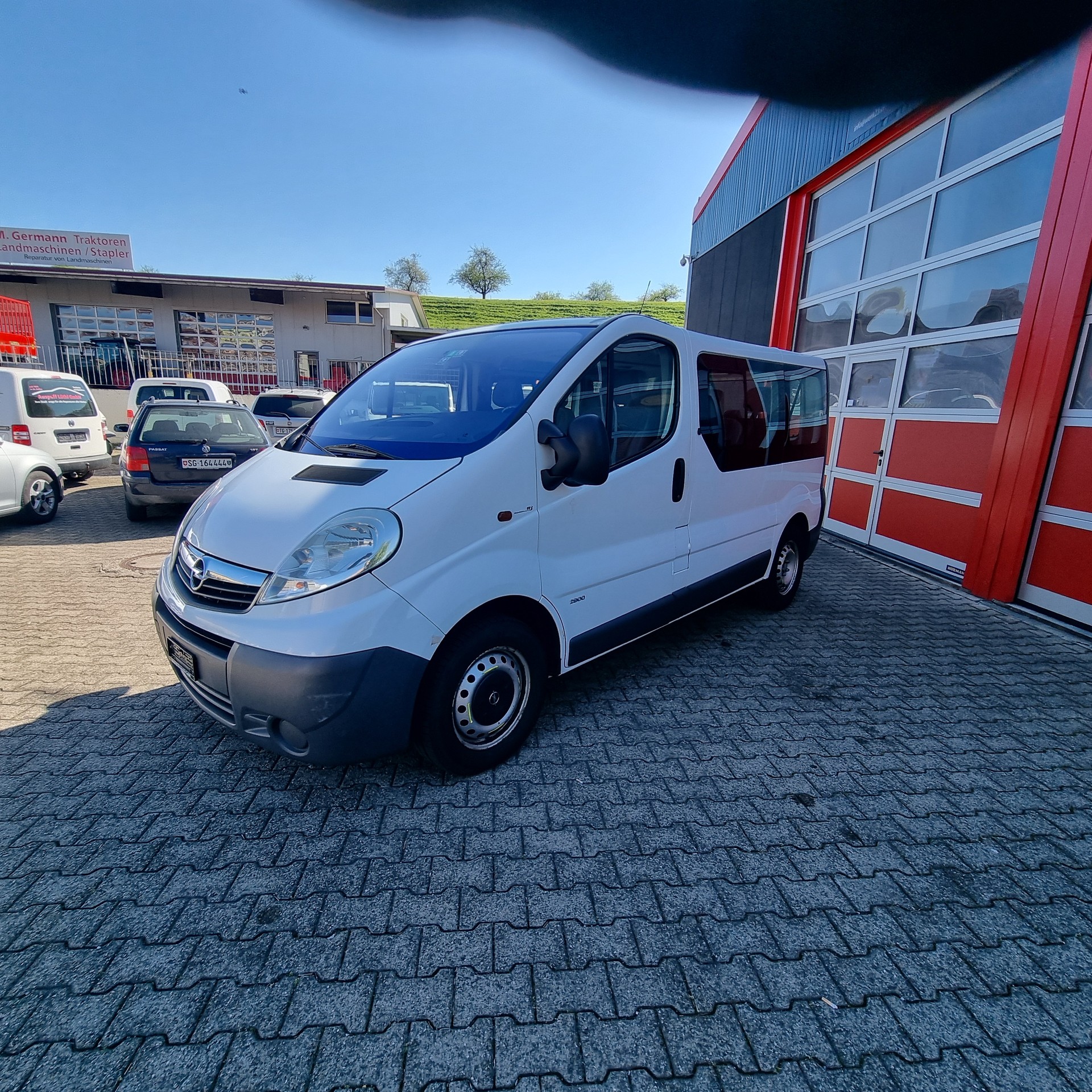 OPEL Vivaro 2.5 CDTI 2.9t L1H1-image-2