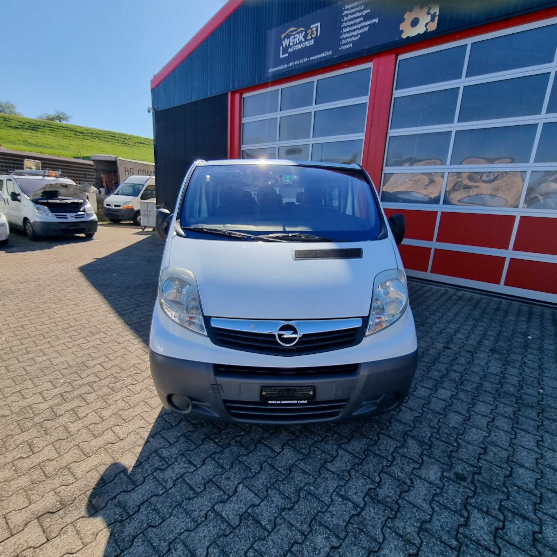 OPEL Vivaro 2.5 CDTI 2.9t L1H1-image-1