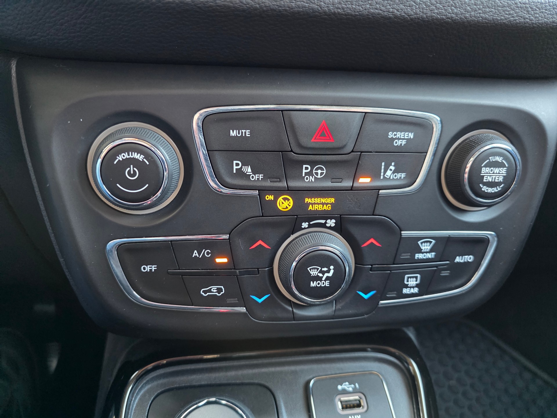 JEEP Compass 1.4 Turbo Limited AWD 9ATX-image-24