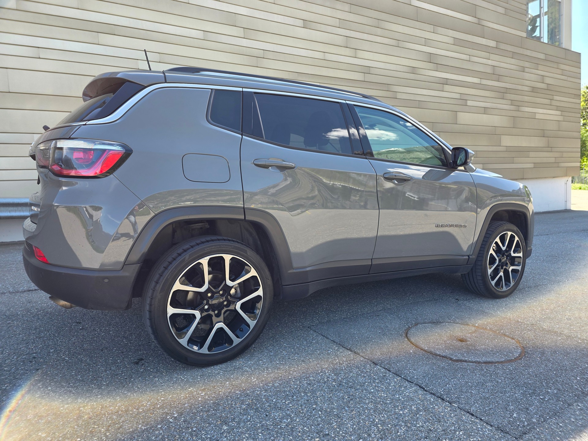 JEEP Compass 1.4 Turbo Limited AWD 9ATX-showroom-element-3
