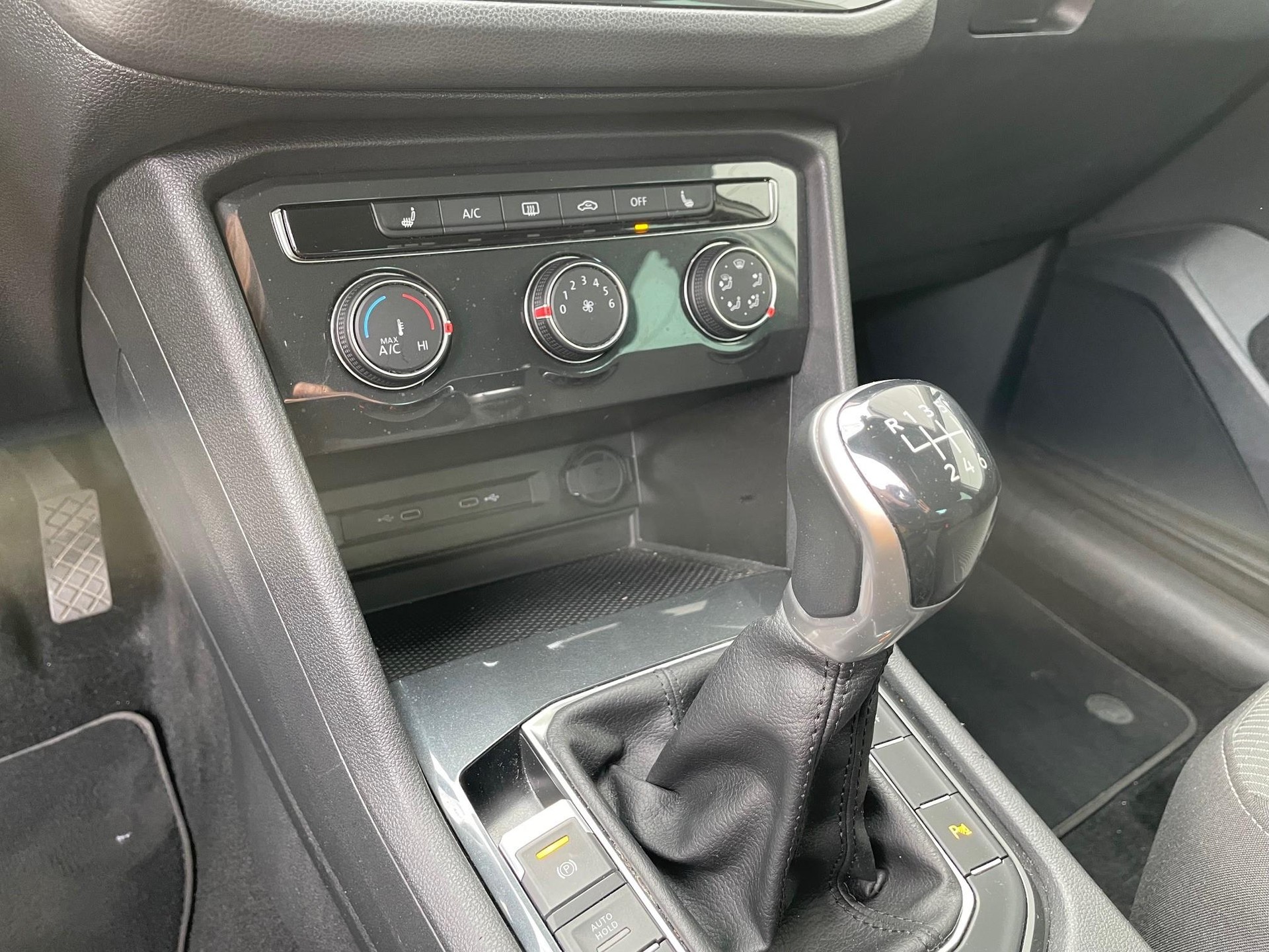 VW Tiguan 1.5 TSI Starter 2WD-image-7