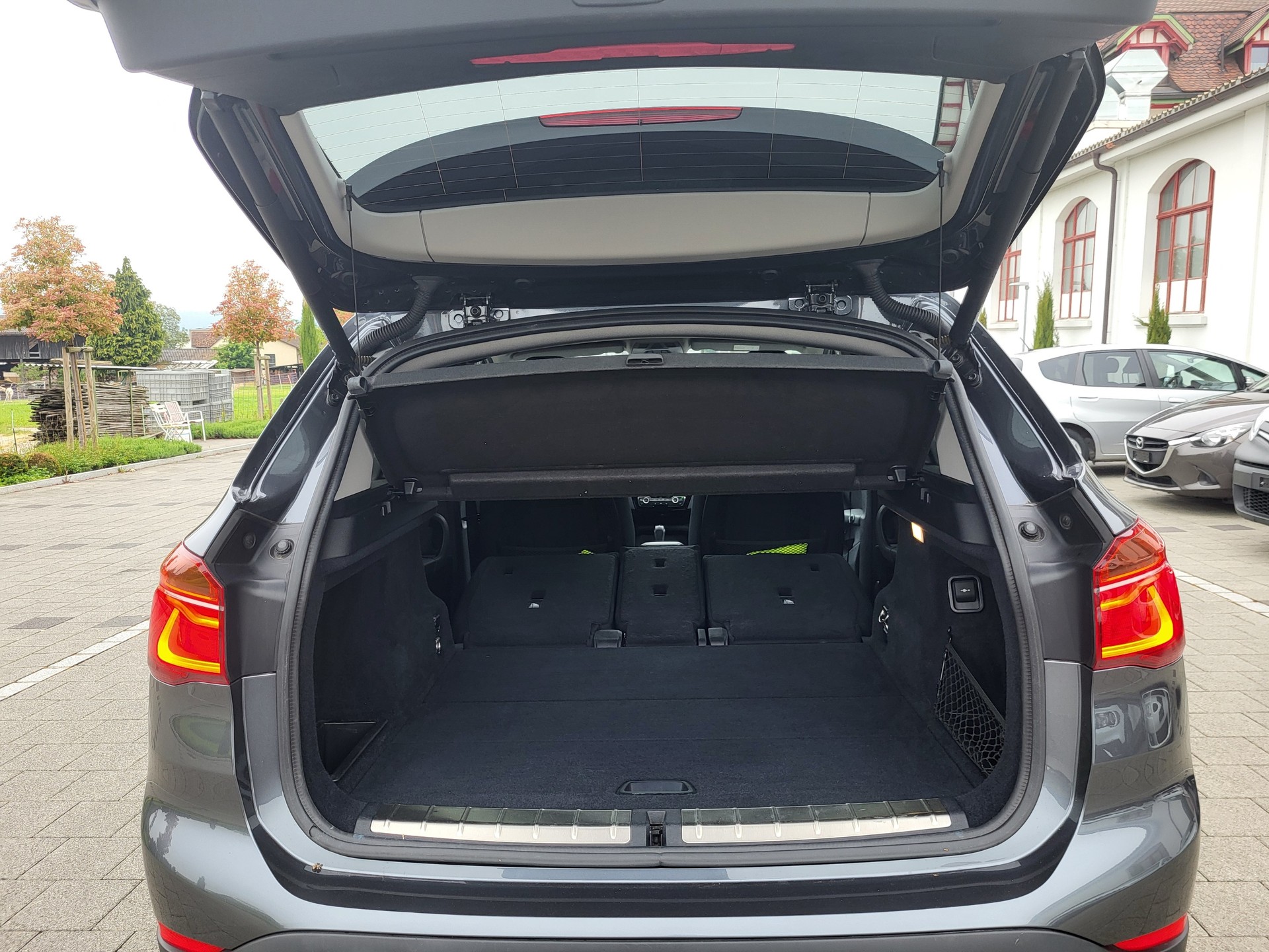 BMW X1 xDrive 20d Sport Line Steptronic-image-12