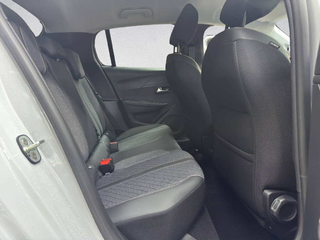 PEUGEOT 208 1.2 Hybrid Allure-image-12