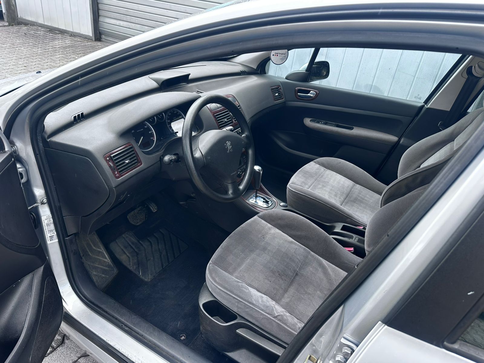 PEUGEOT 307 2.0 16V XS-image-5