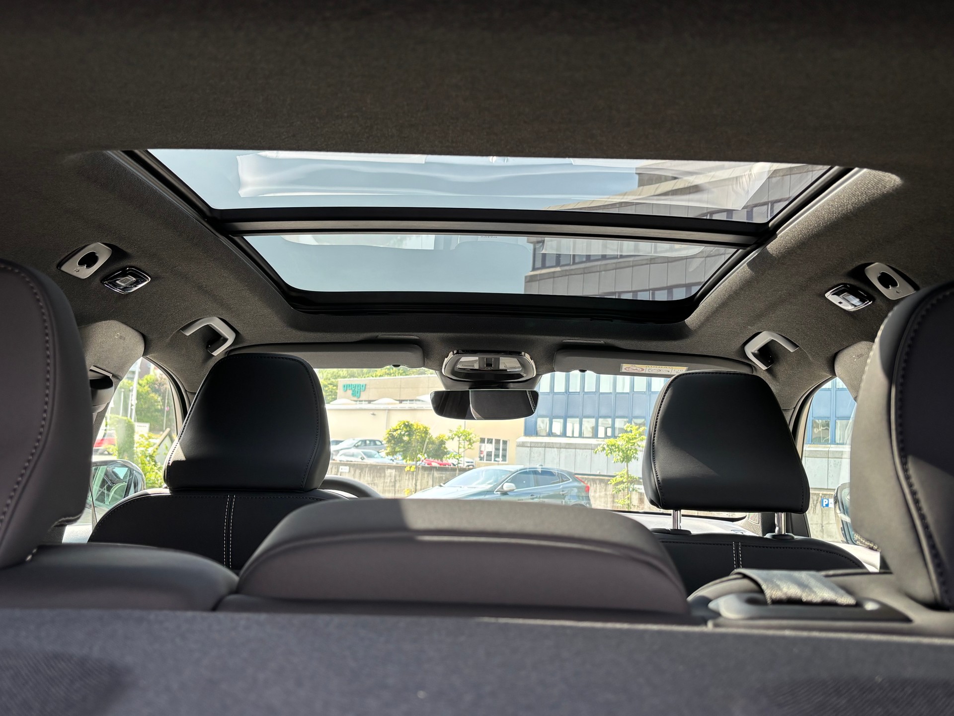 VOLVO XC40 2.0 B4 MH Black Edition-image-10