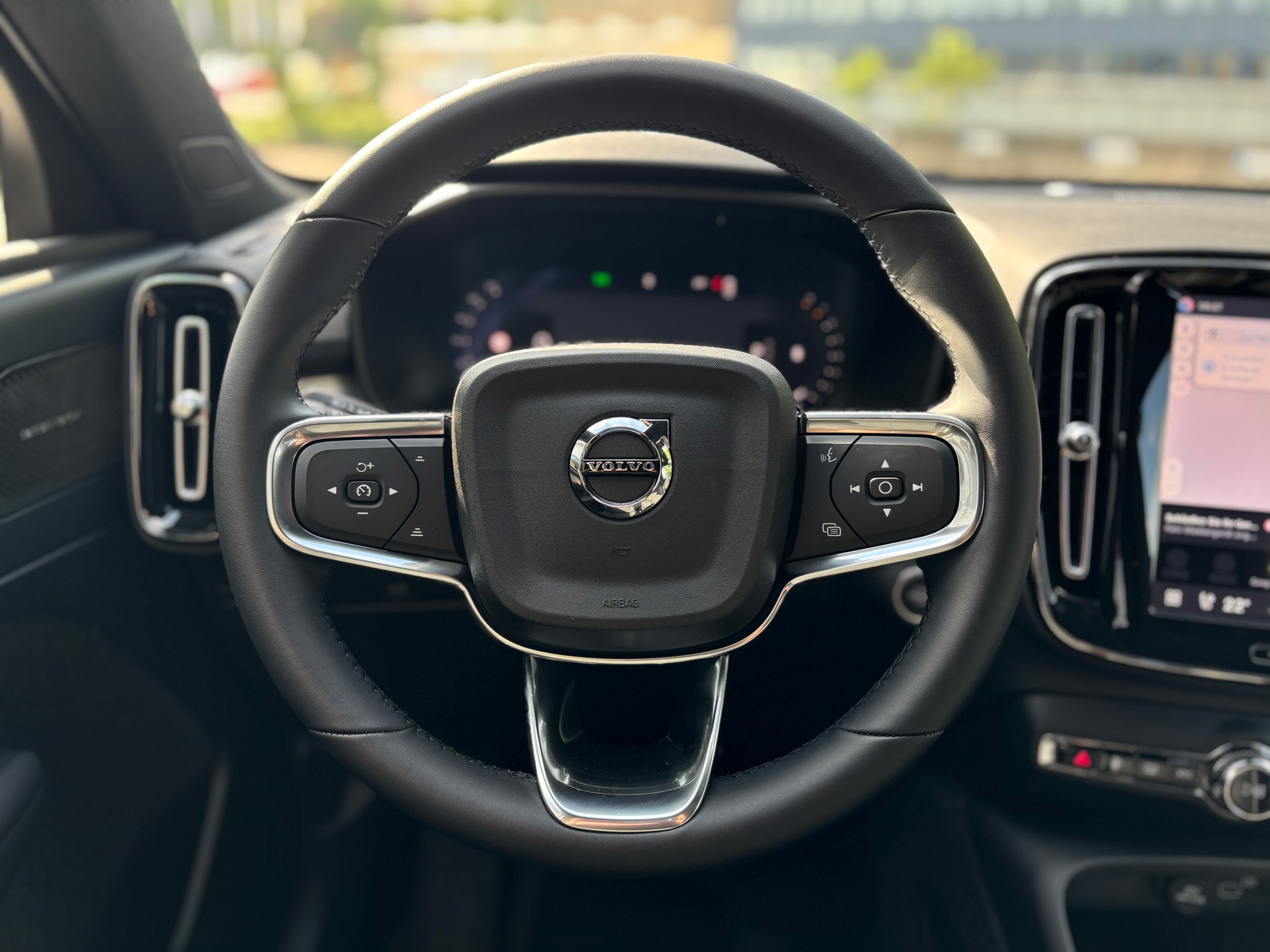 VOLVO XC40 2.0 B4 MH Black Edition-image-21