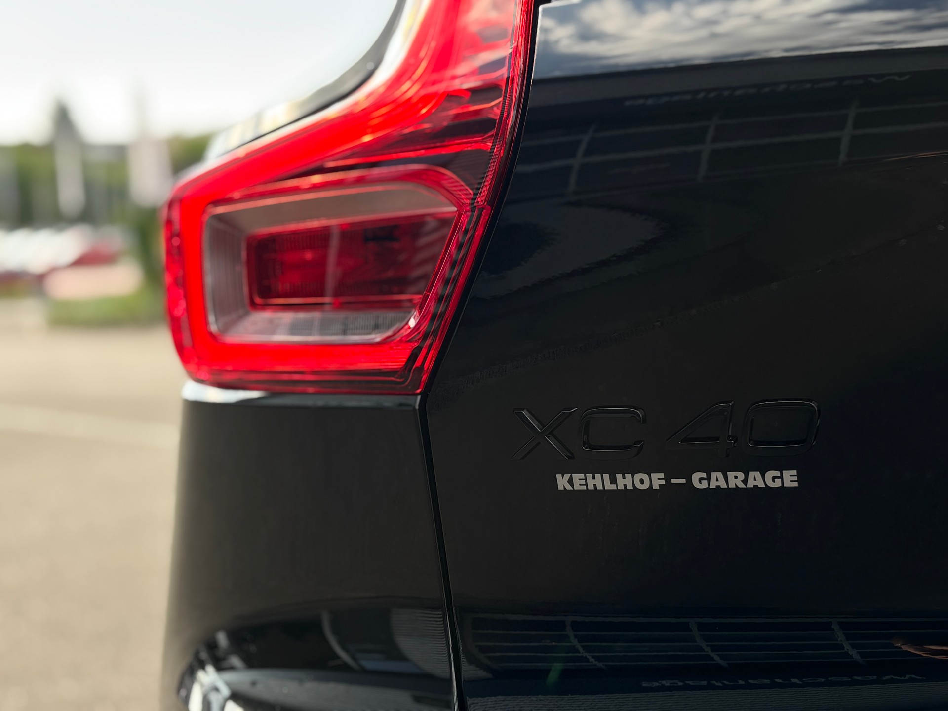 VOLVO XC40 2.0 B4 MH Black Edition-image-18