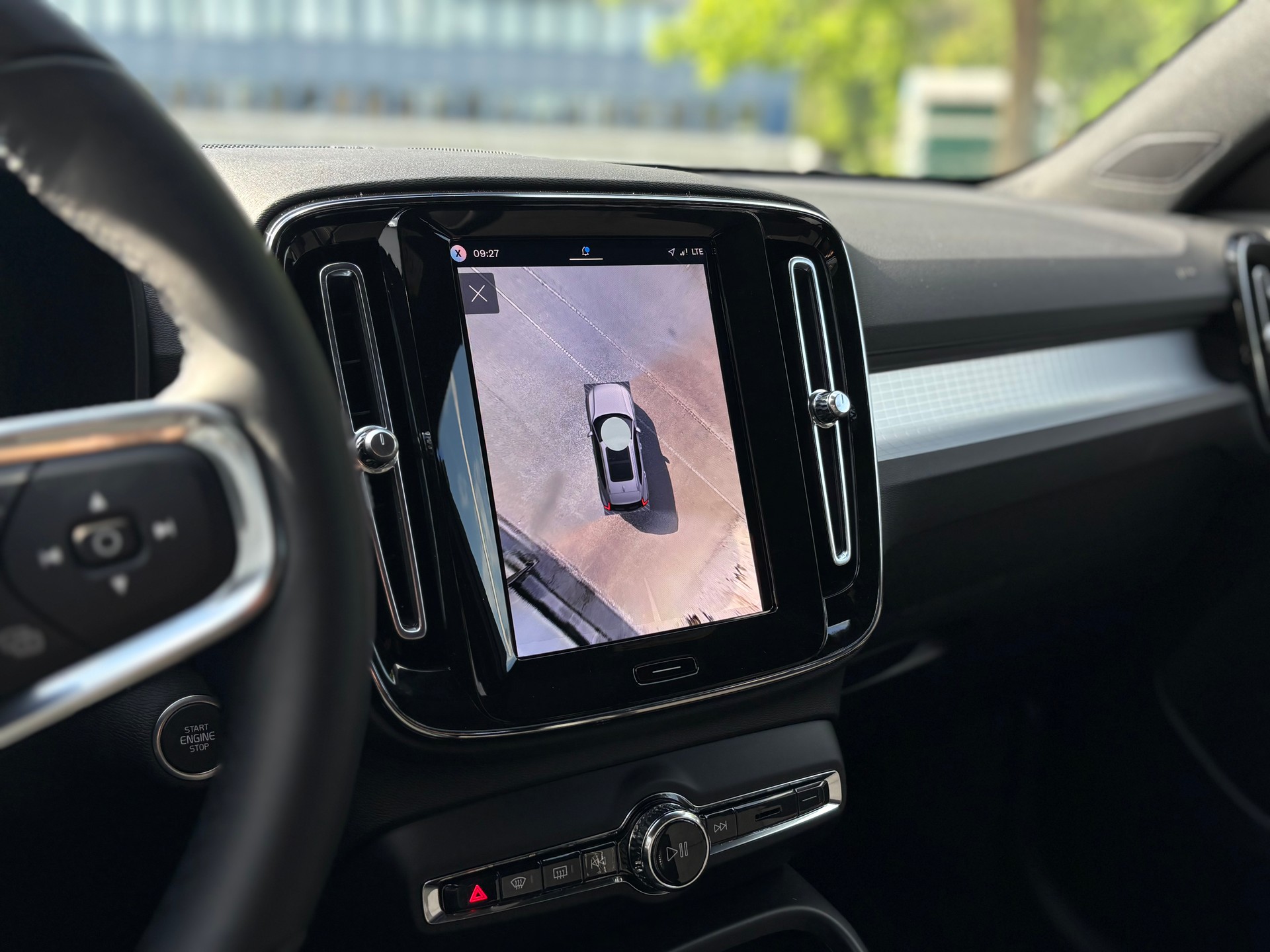VOLVO XC40 2.0 B4 MH Black Edition-image-14