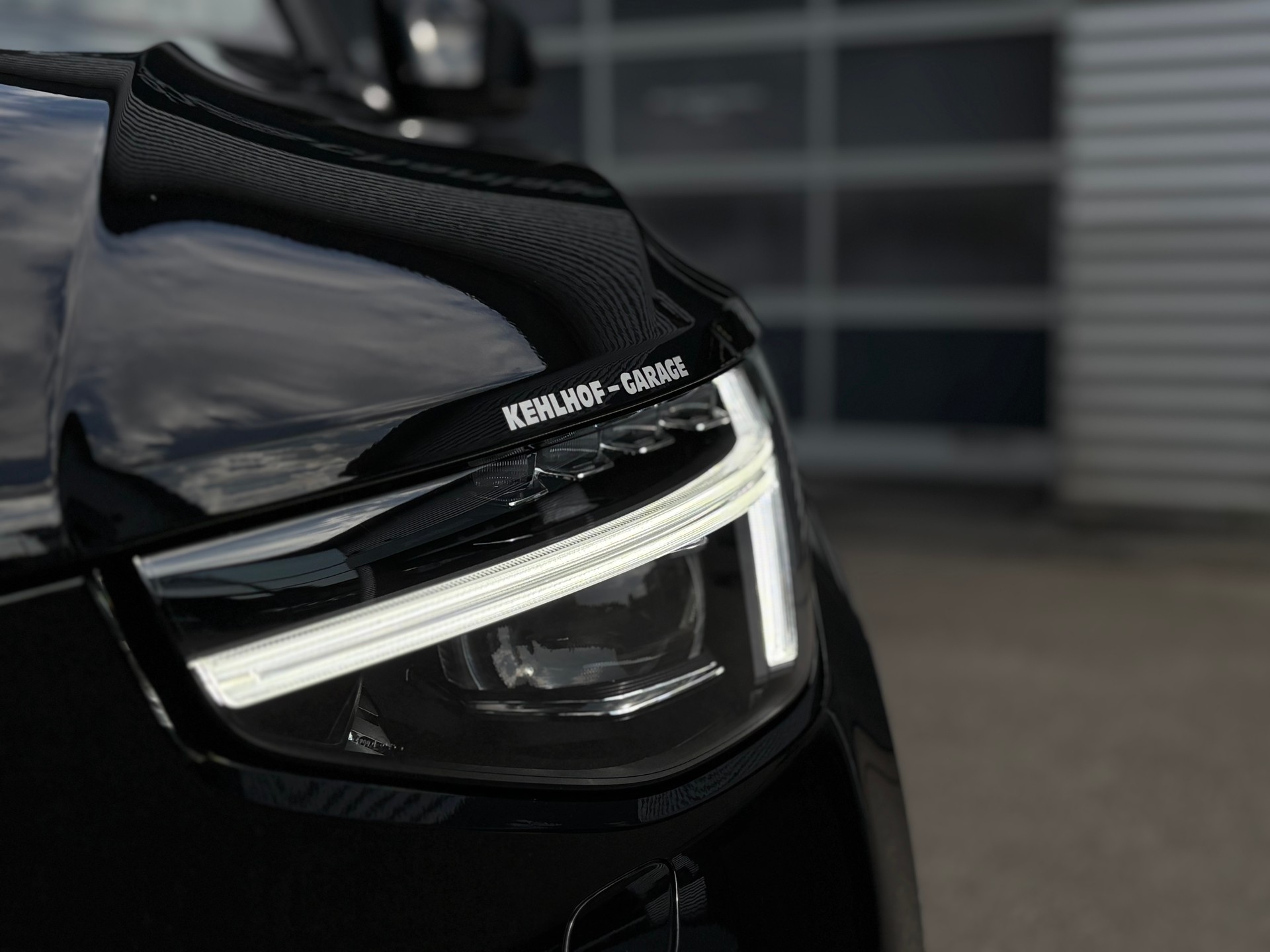 VOLVO XC40 2.0 B4 MH Black Edition-image-19