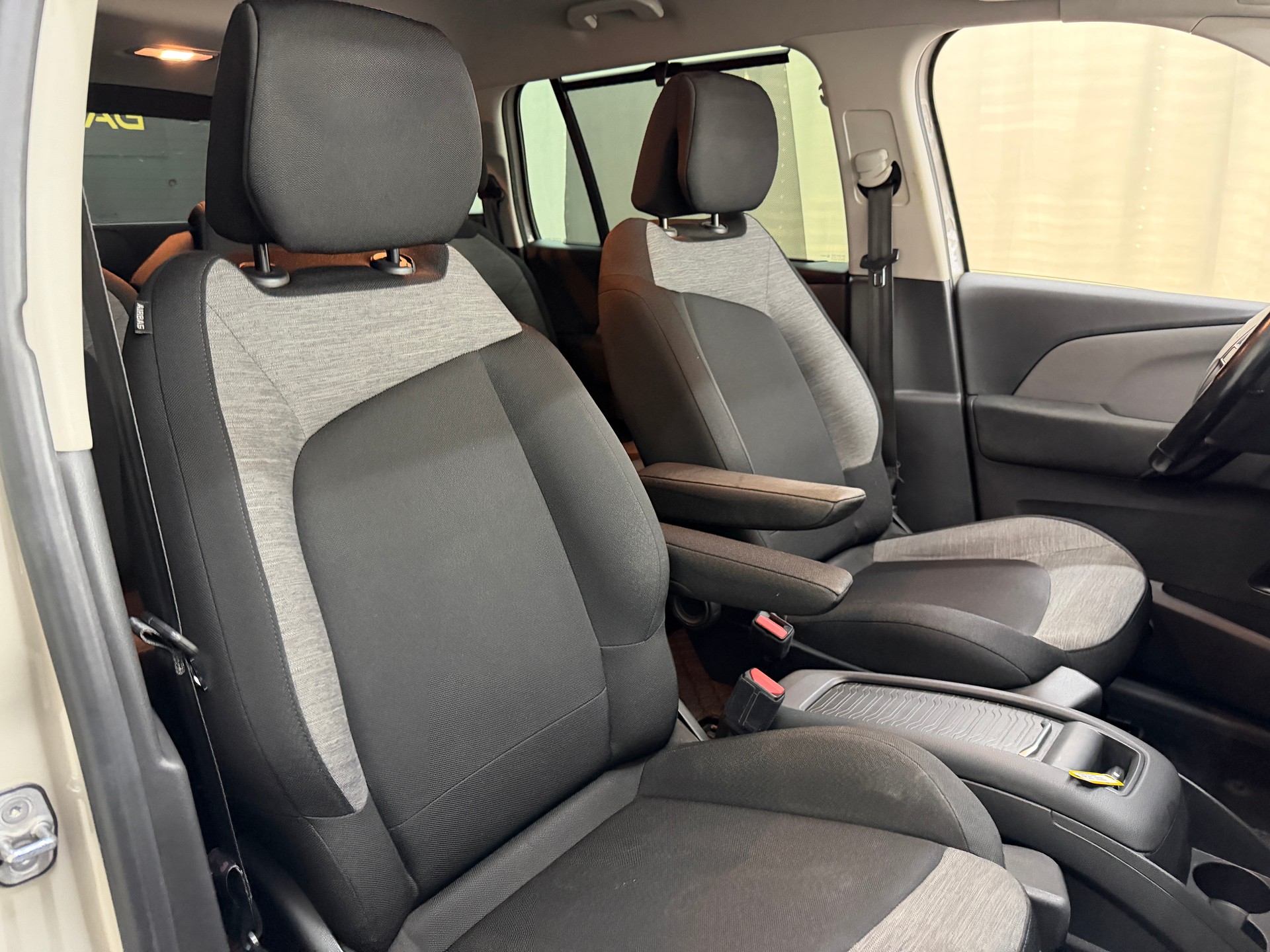 CITROEN Grand C4 Picasso 1.2 Pure Tech Feel Edition EAT6-image-13