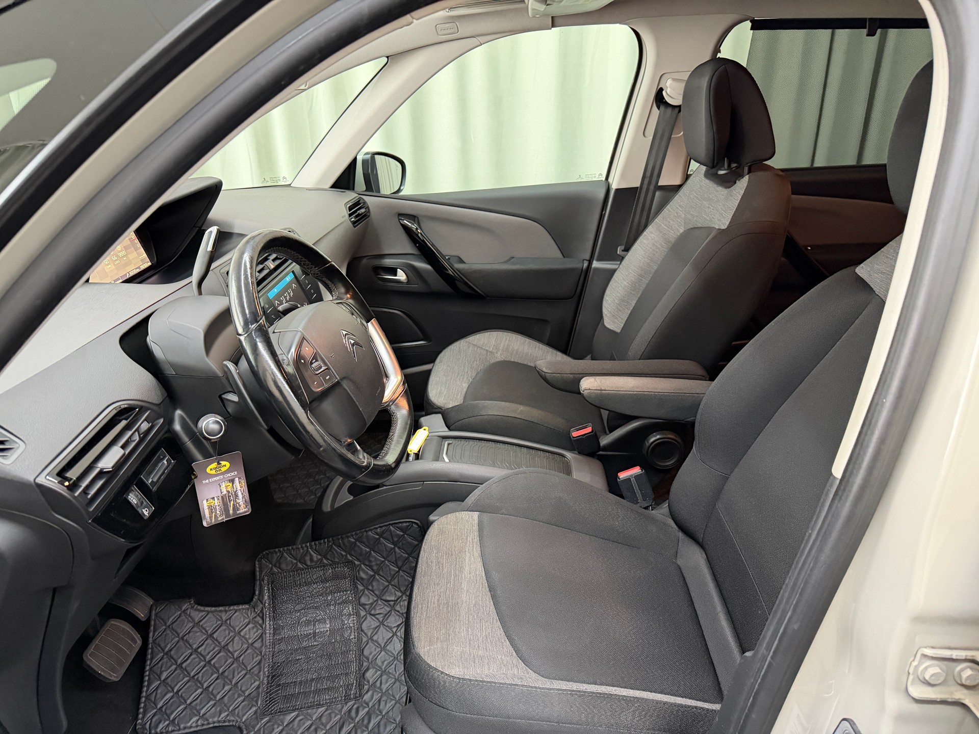 CITROEN Grand C4 Picasso 1.2 Pure Tech Feel Edition EAT6-image-6