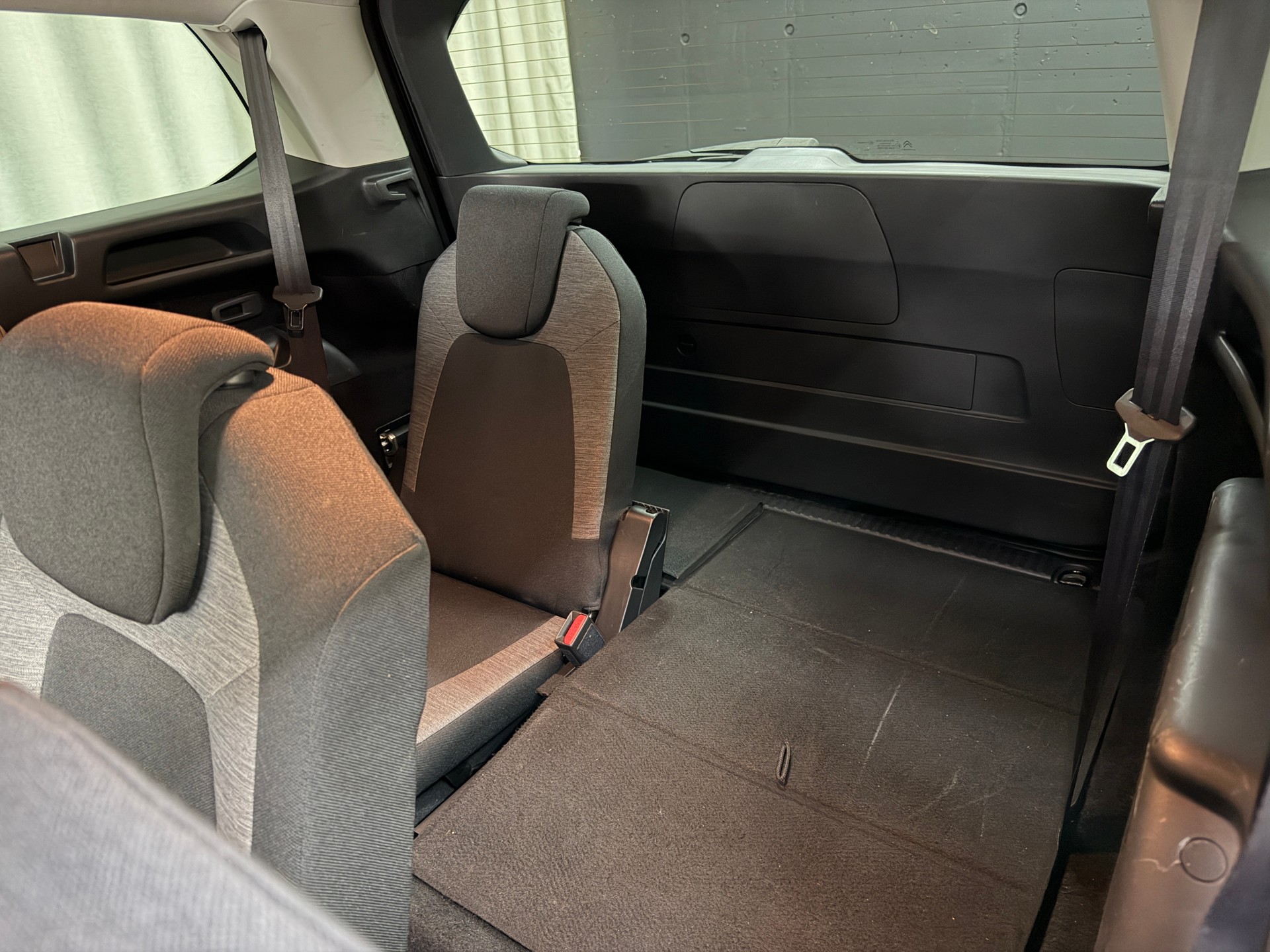 CITROEN Grand C4 Picasso 1.2 Pure Tech Feel Edition EAT6-image-8