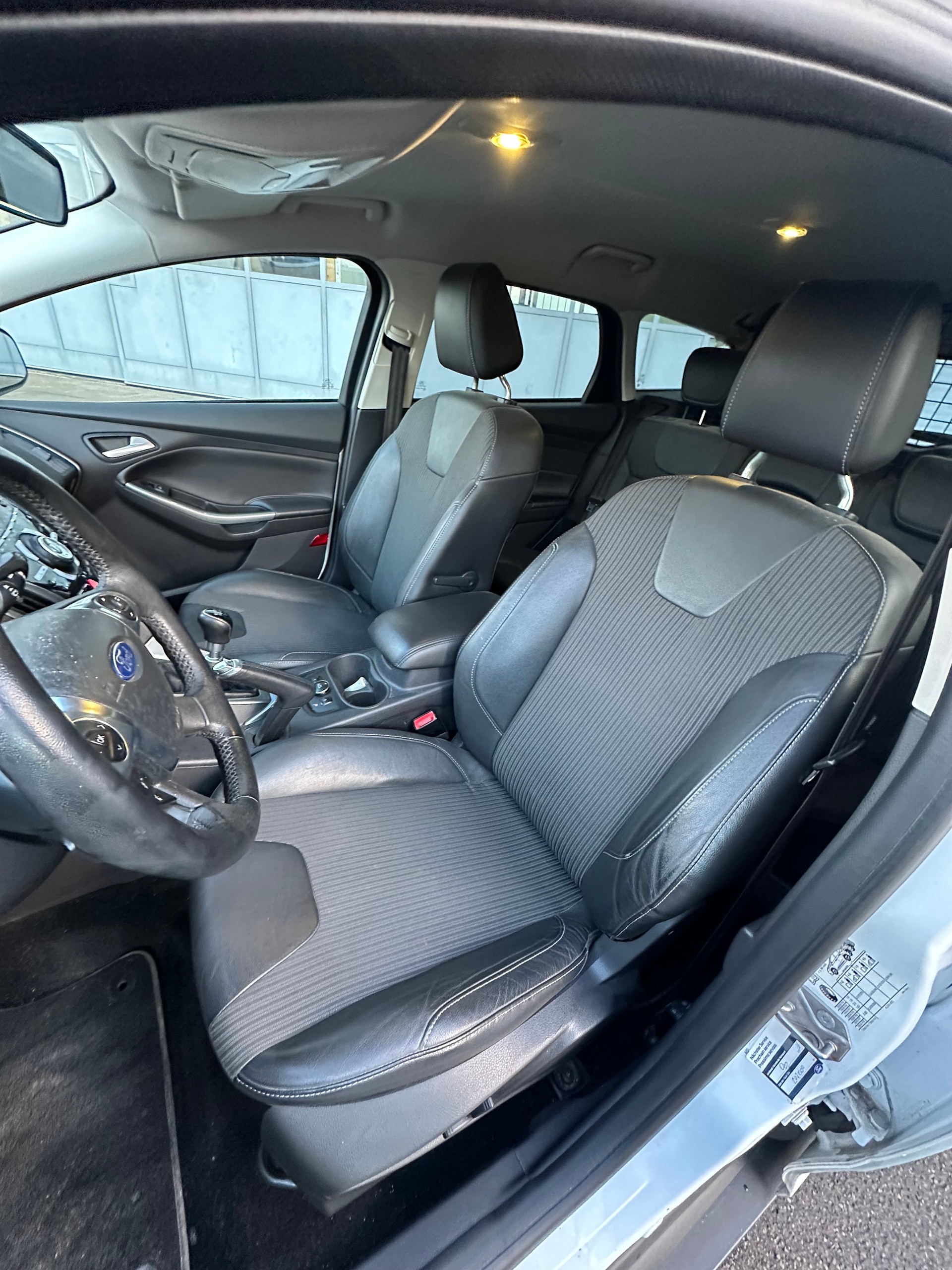 FORD Focus 1.6 SCTi Trend-image-5