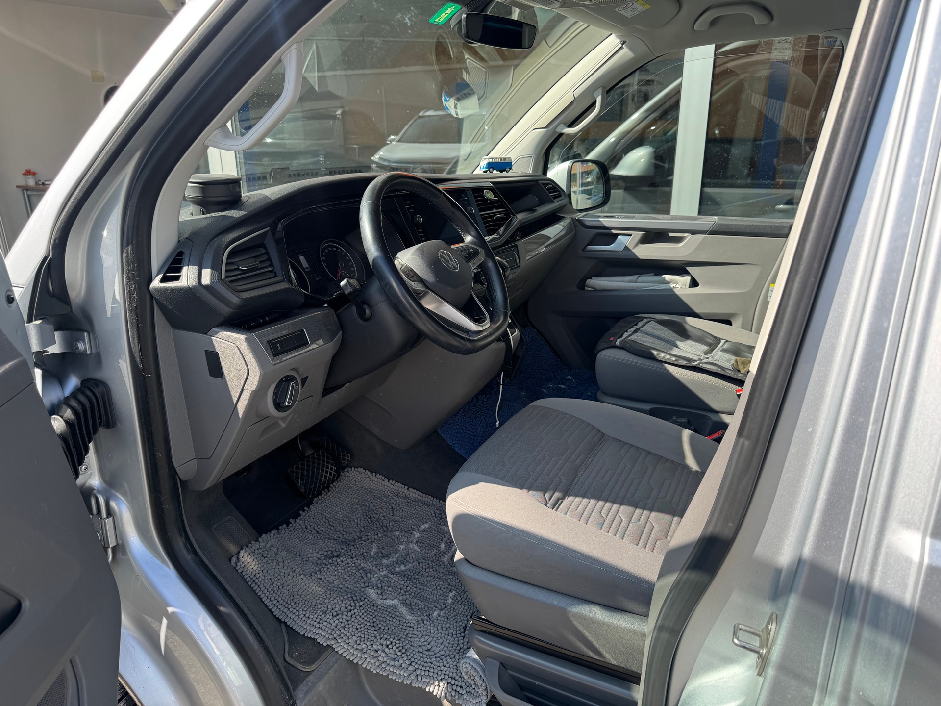 VW T6.1 California 2.0 TDI Ocean 4Motion DSG-image-5