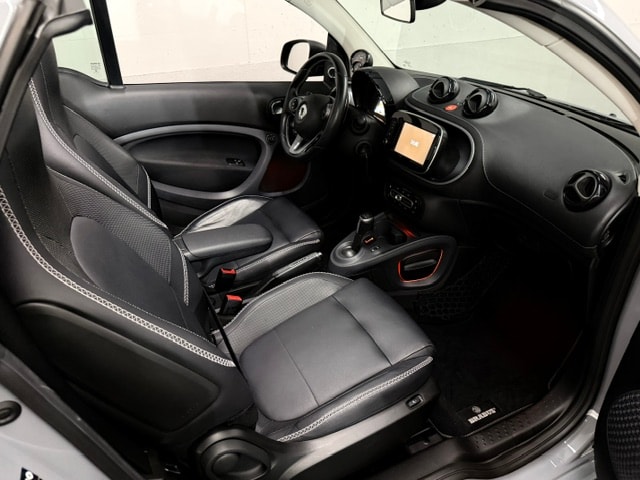 SMART fortwo Cabrio Brabus 130 Xclusive twinmatic-image-21
