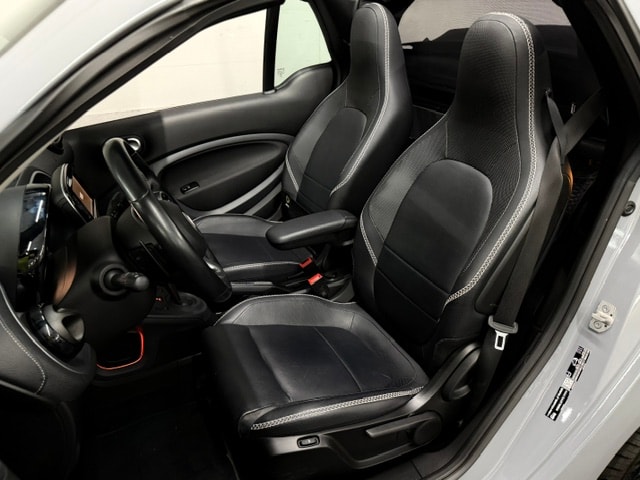 SMART fortwo Cabrio Brabus 130 Xclusive twinmatic-image-20