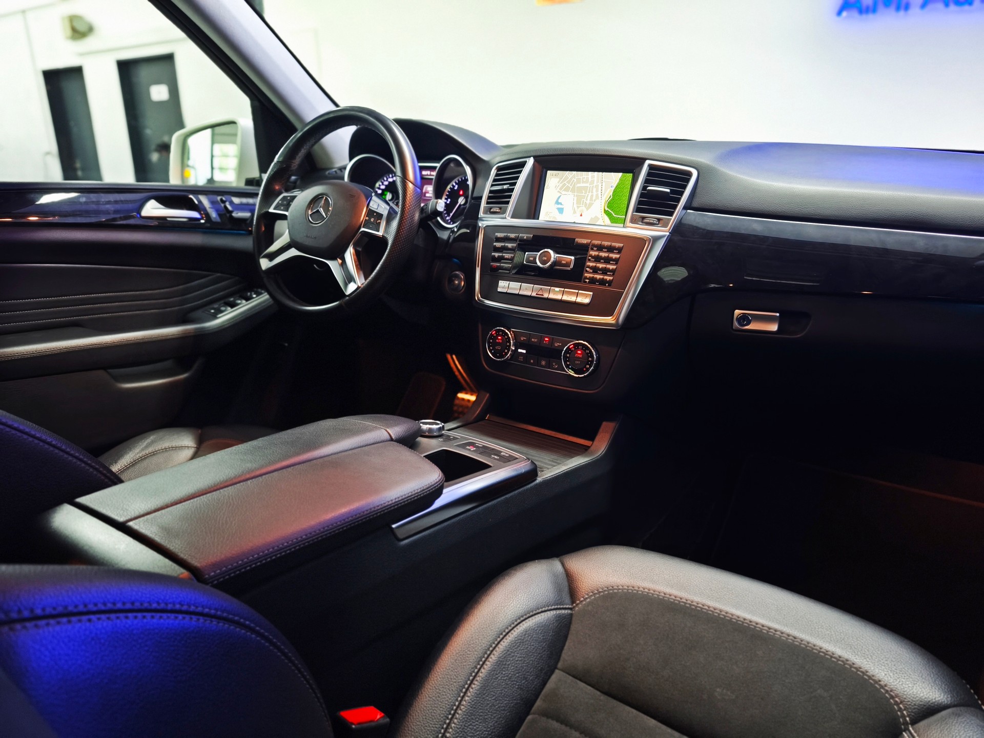 MERCEDES-BENZ ML 350 BlueTEC Executive 4Matic 7G-Tronic-image-16