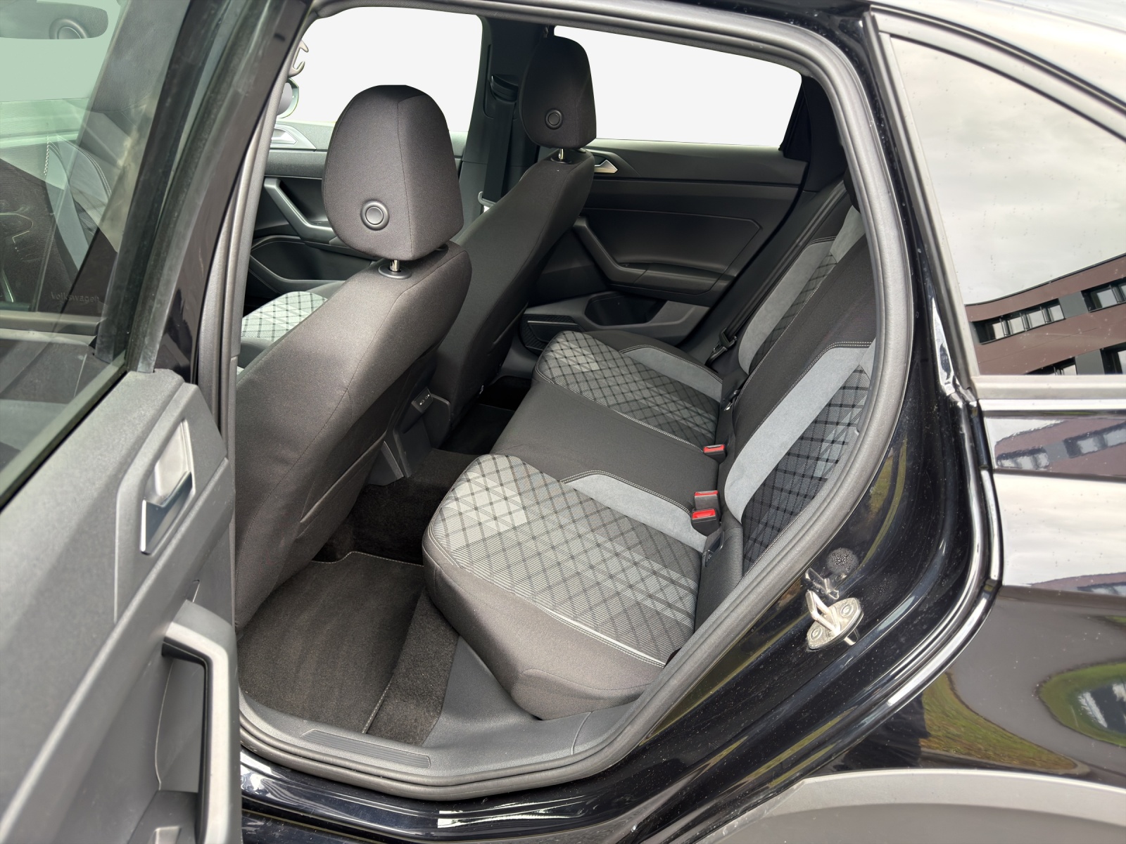 VW Taigo 1.5 TSI R-Line DSG-image-11