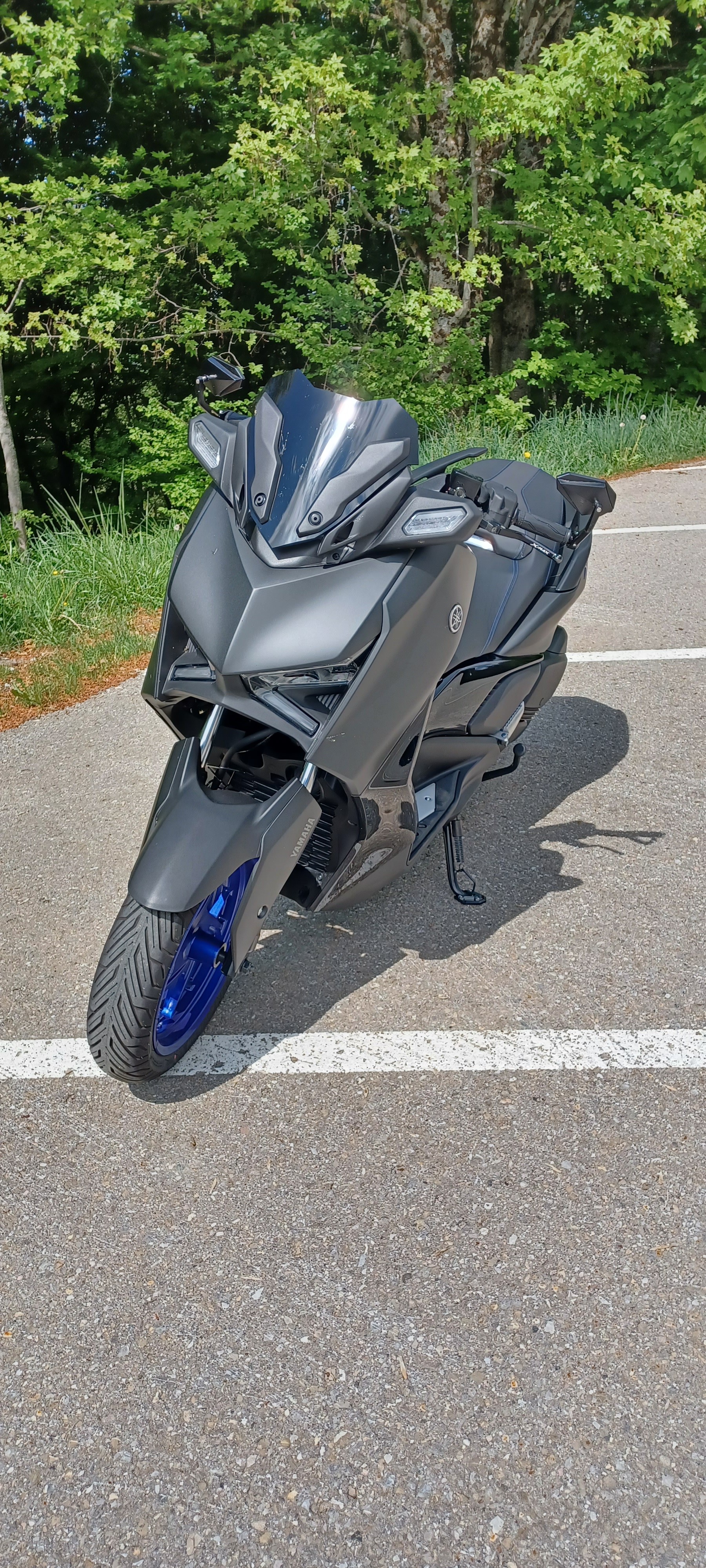 YAMAHA X-MAX 300 V3-image-3