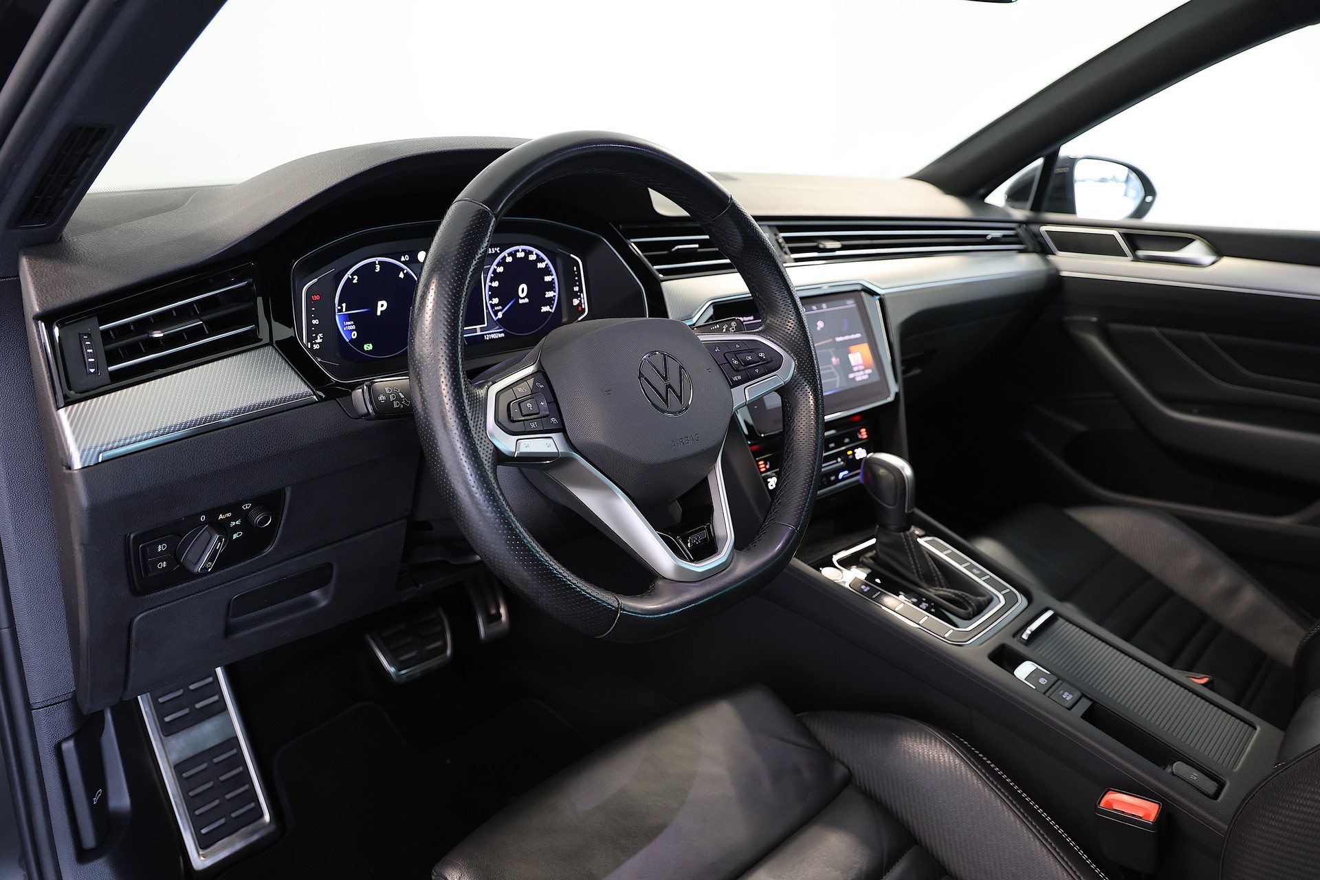 VW Passat 2.0 TDI BMT Elegance DSG *R-Line*-image-10