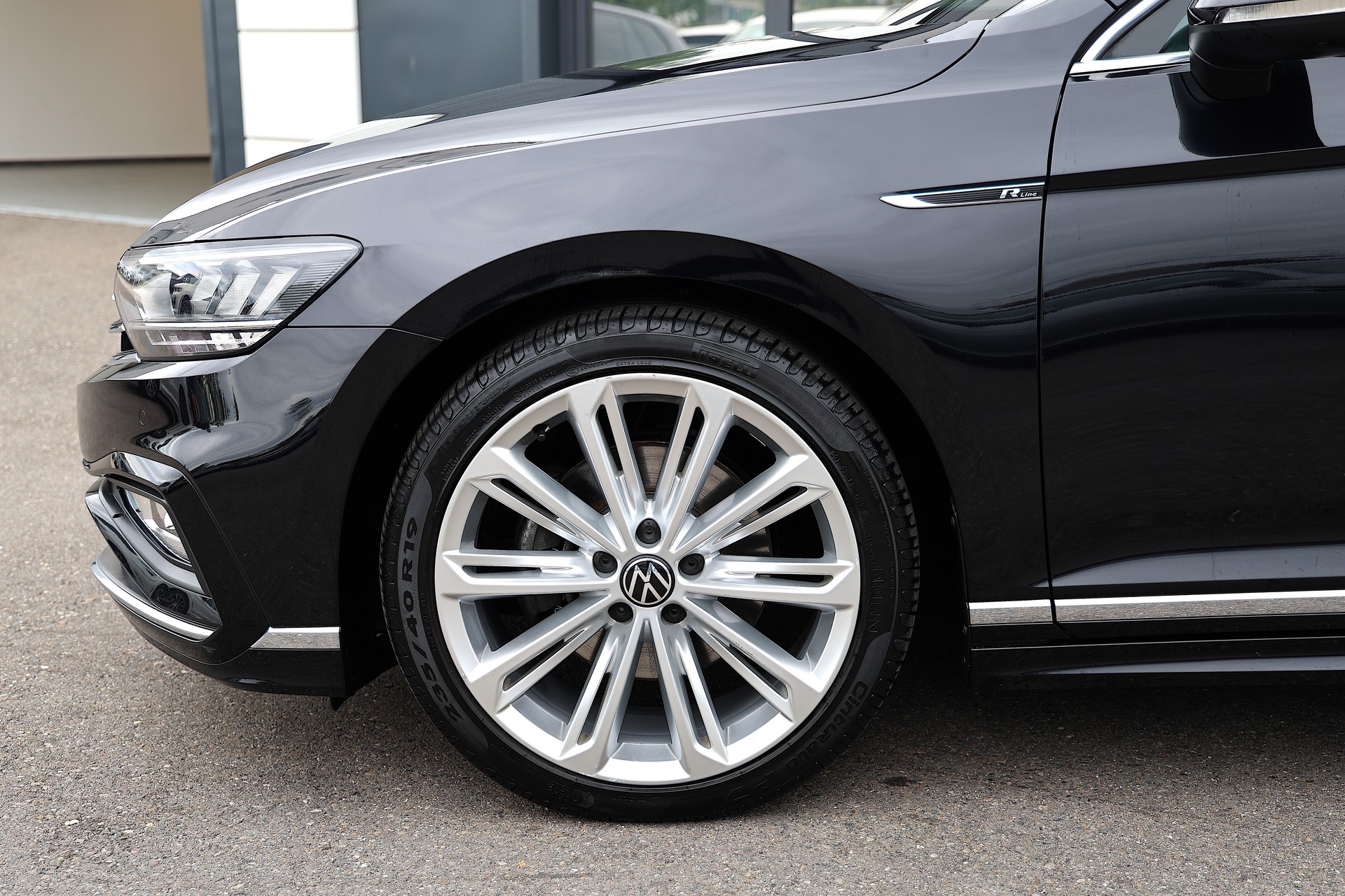 VW Passat 2.0 TDI BMT Elegance DSG *R-Line*-image-6